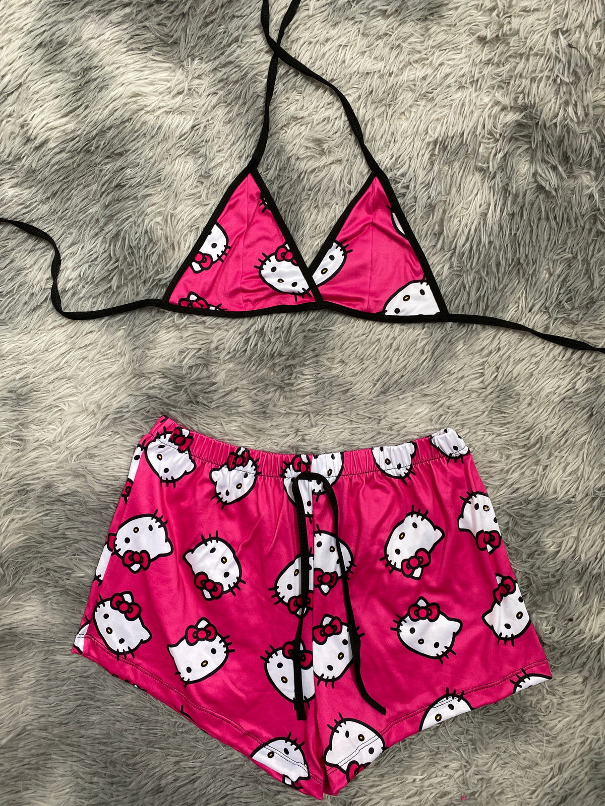 Hello Kitty Caras Fondo Rosa Top Con Short Brush
