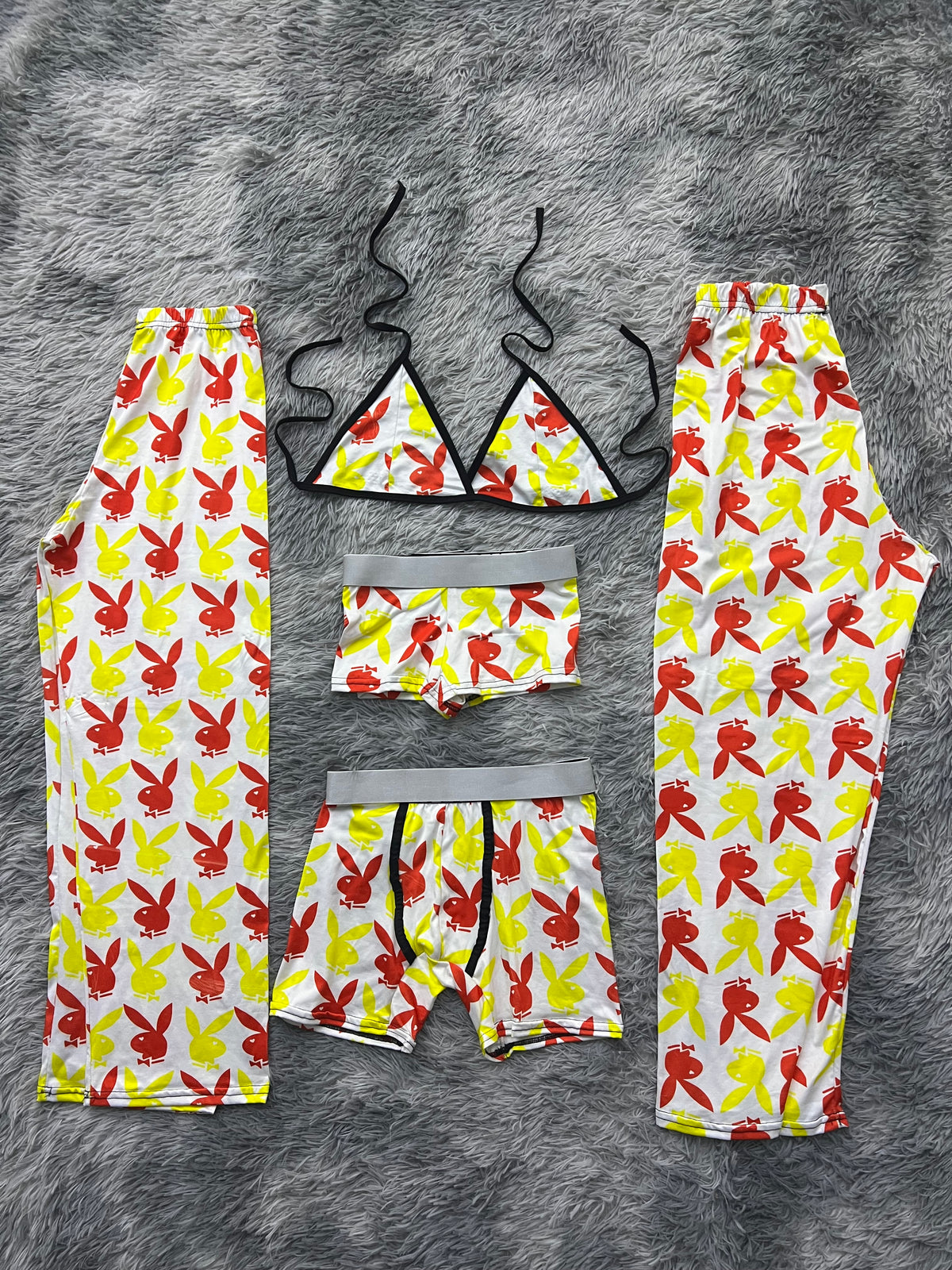 Play Boy Amarillo Y Rojo Pijama De 5 Piezas