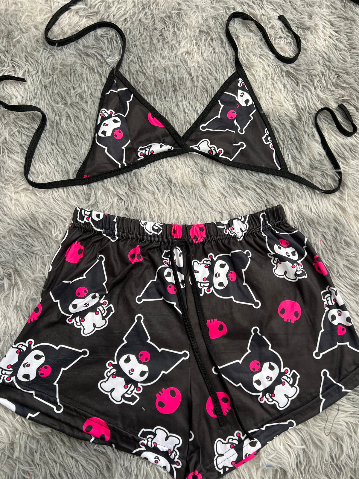 Kuromi Calaveras Rosas Fondo Negro Top Con Short Unitalla De Brush