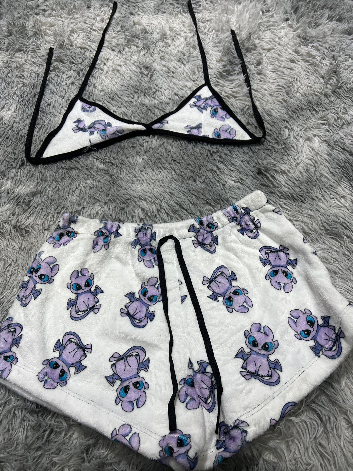 Dragón Furia Luminosa Fondo Blanco Top Con Short Afelpado