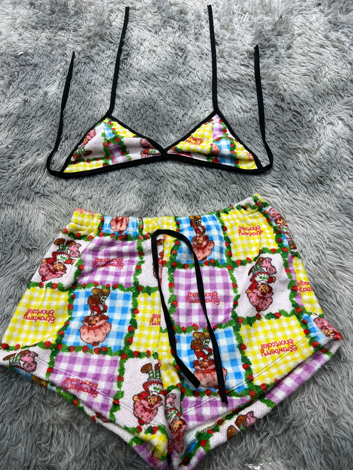Rosita Fresita Top Con Short Afelpado