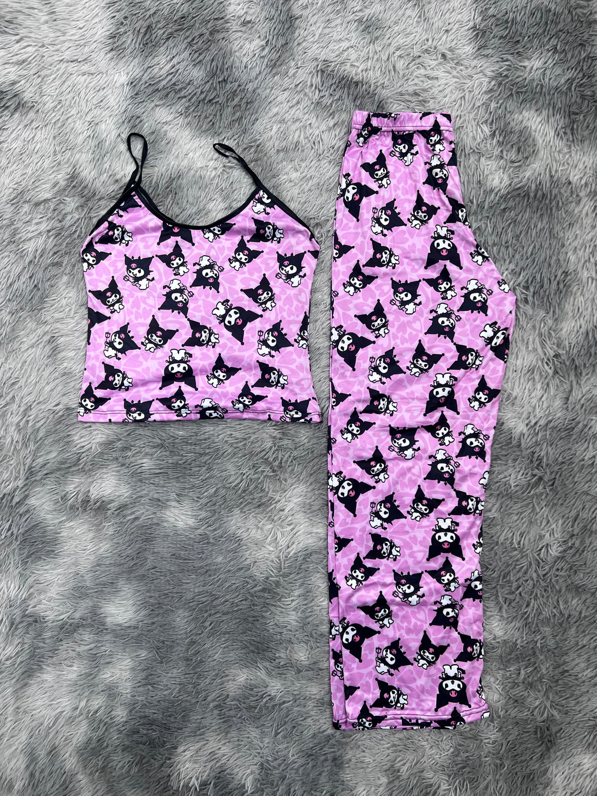 Kuromi Corazones Fondo Blusa Con Pantalón