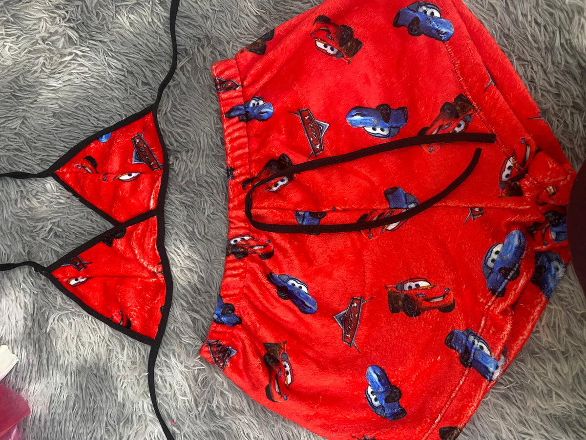 McQueen y sally fondo rojo Top Con Short Afelpado