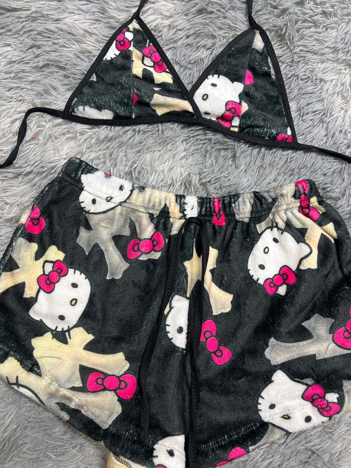 Hello Kitty Cruces Top Con Short Afelpado