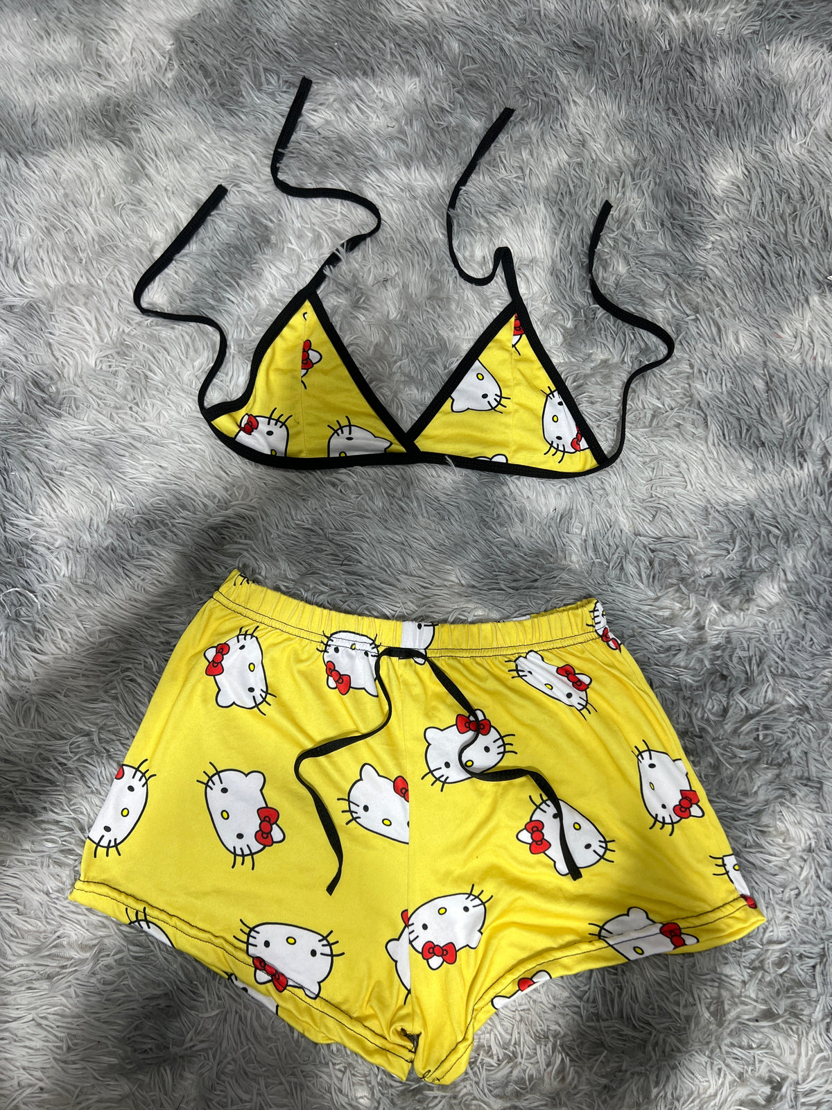 Hello Kitty Amarillo Top Con Short Brush