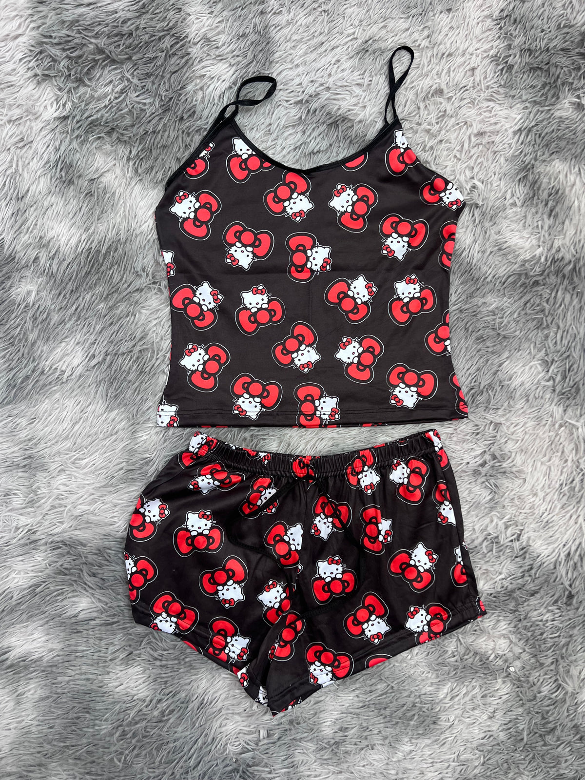 Hello Kitty Moño Fondo Negro Blusa Con Short
