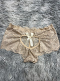Cachetero Con Corazón Atras Beige Tanga De Dama