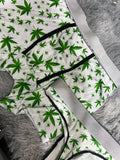 Marihuana Fondo Blanco Duo XL Con Tanga