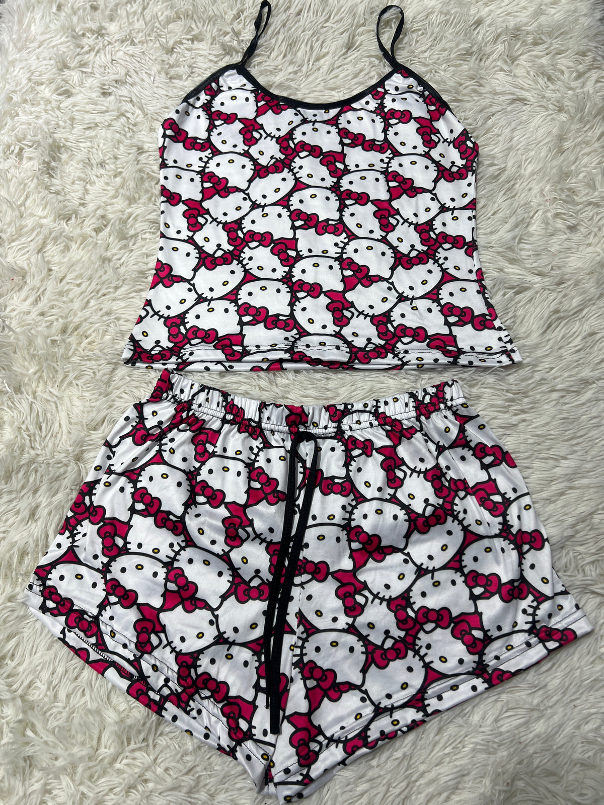 Hello Kitty Caras Blusa Con Short