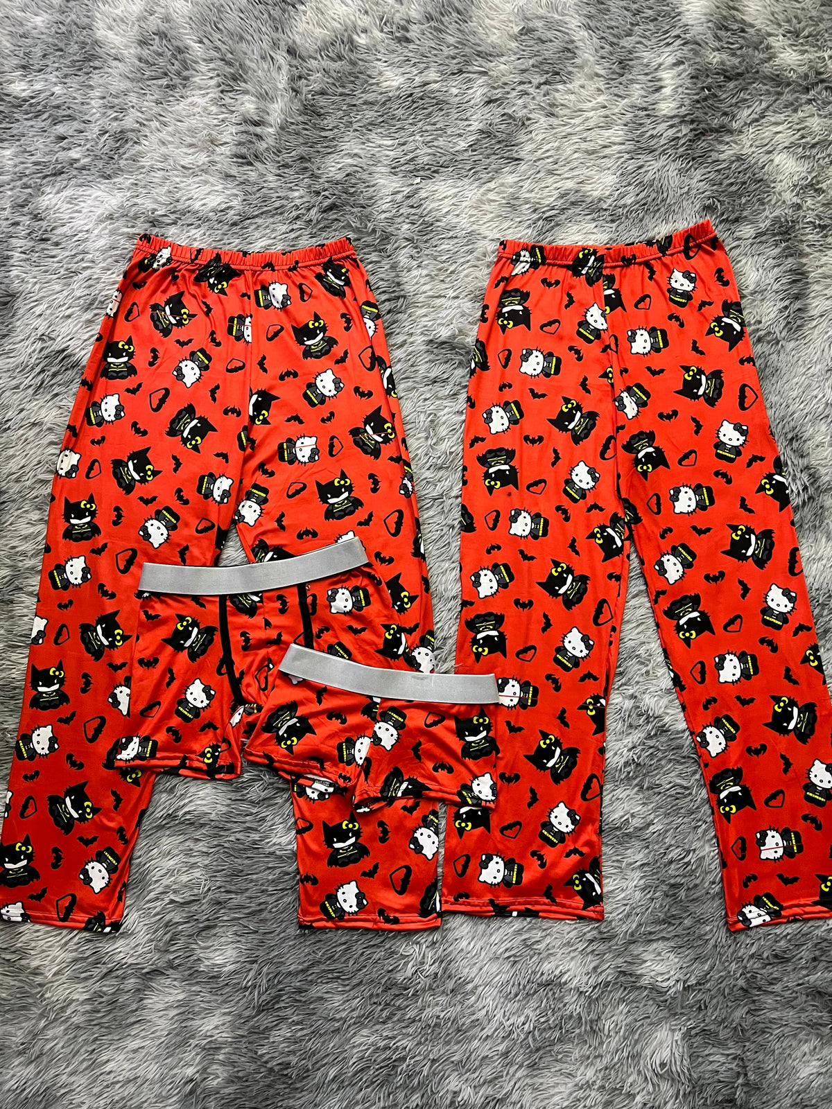 Hello Kitty Y Batman Rojo Pijama De 5 Piezas