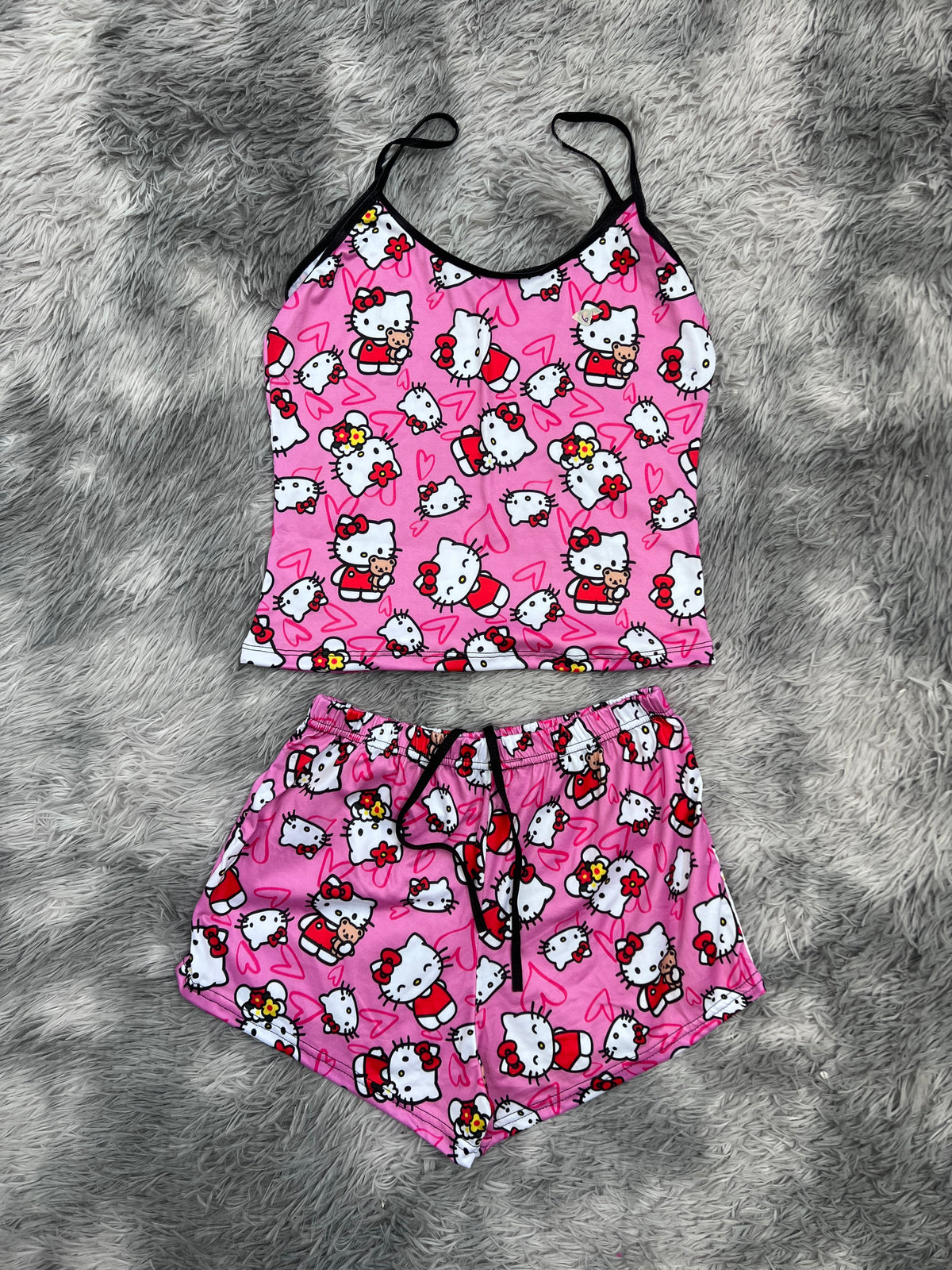 Hello Kitty Corazones Con Peluche Fondo Blusa Con Short