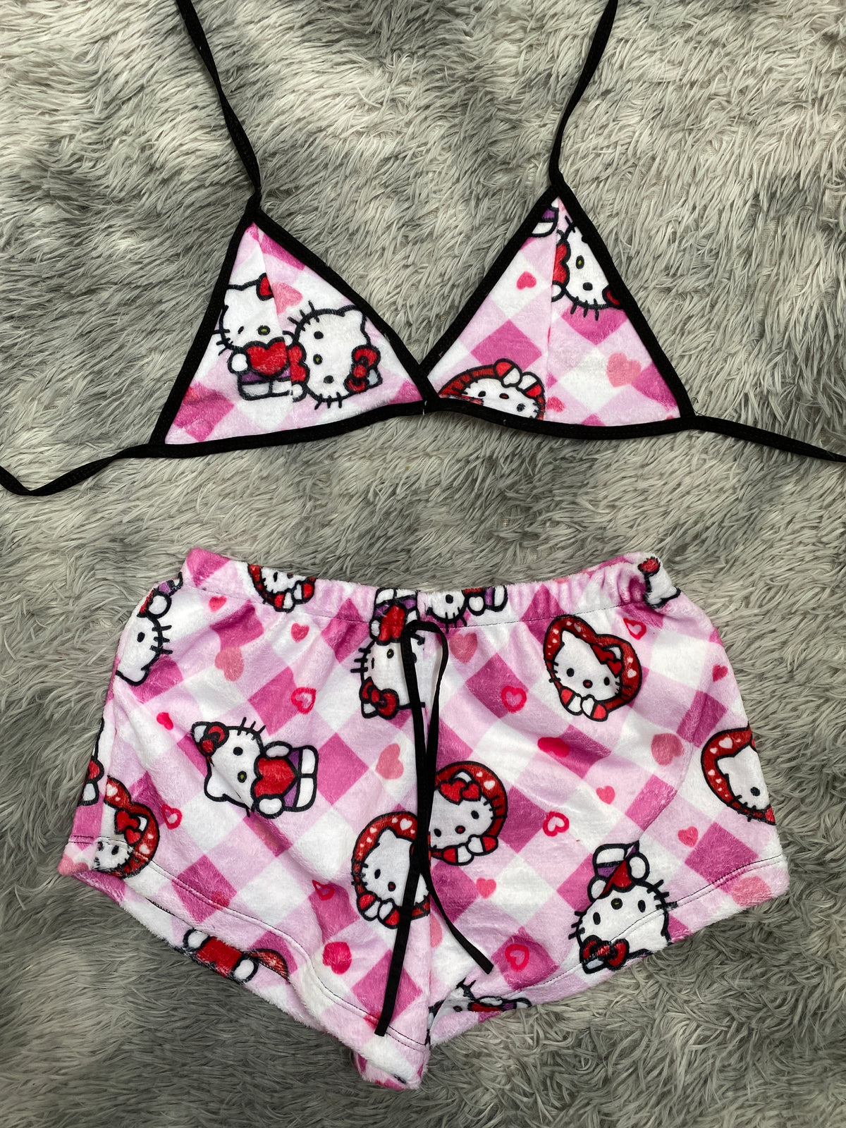 Hello Kitty Cuadros Rosas Y Blancos Top Con Short Brush