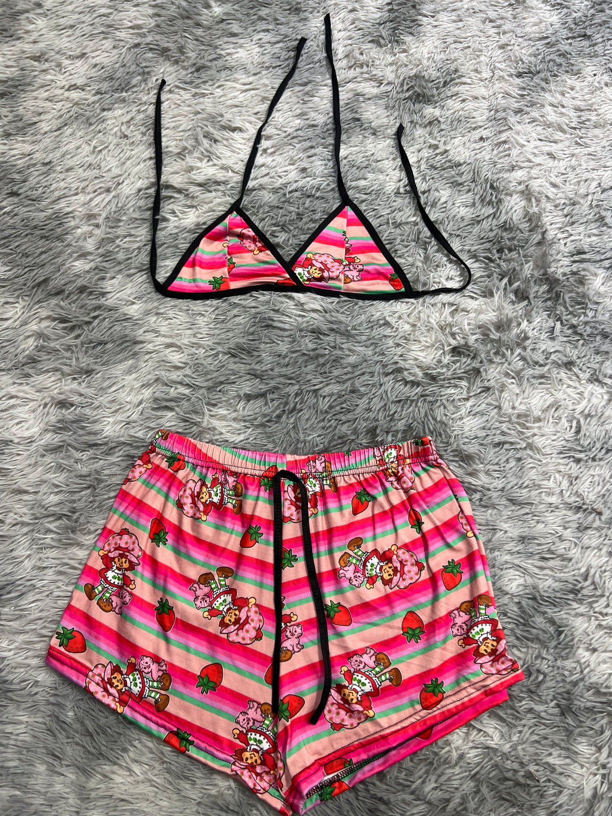Rosita Fresita Colorida Top Con Short Afelpado