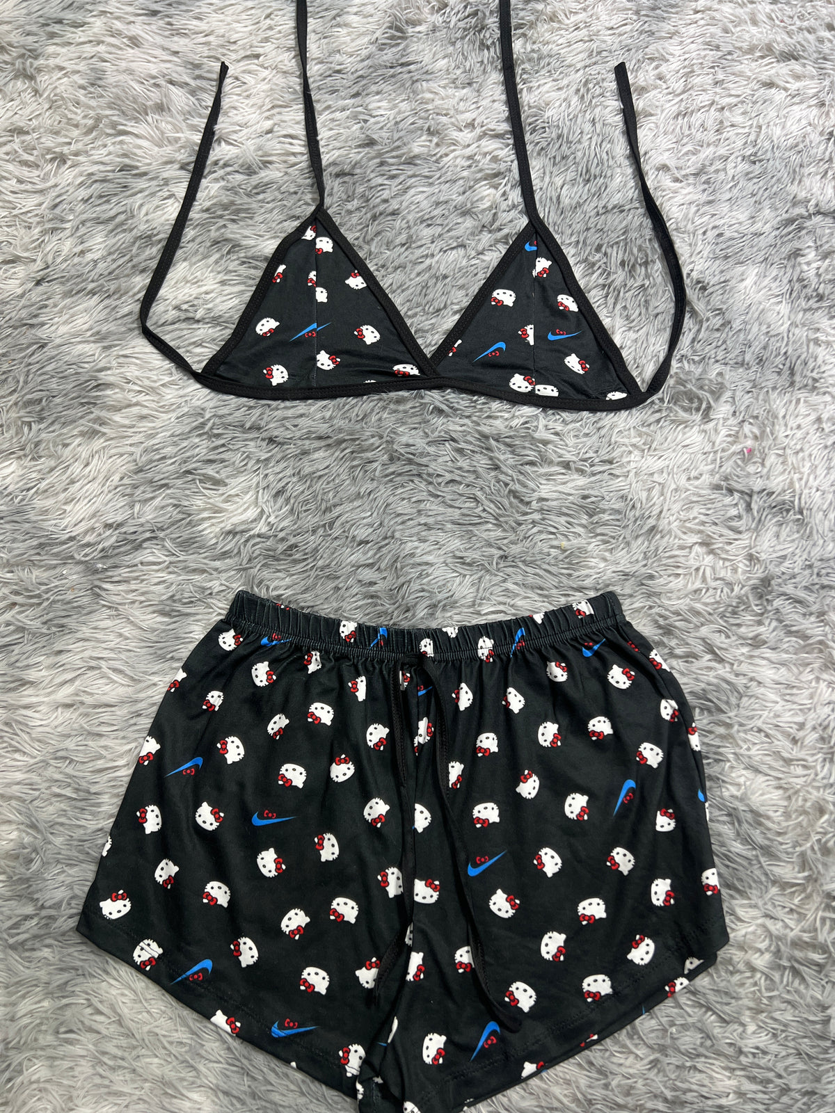 Hello Kitty Negro Y Azul Top Con Short Brush