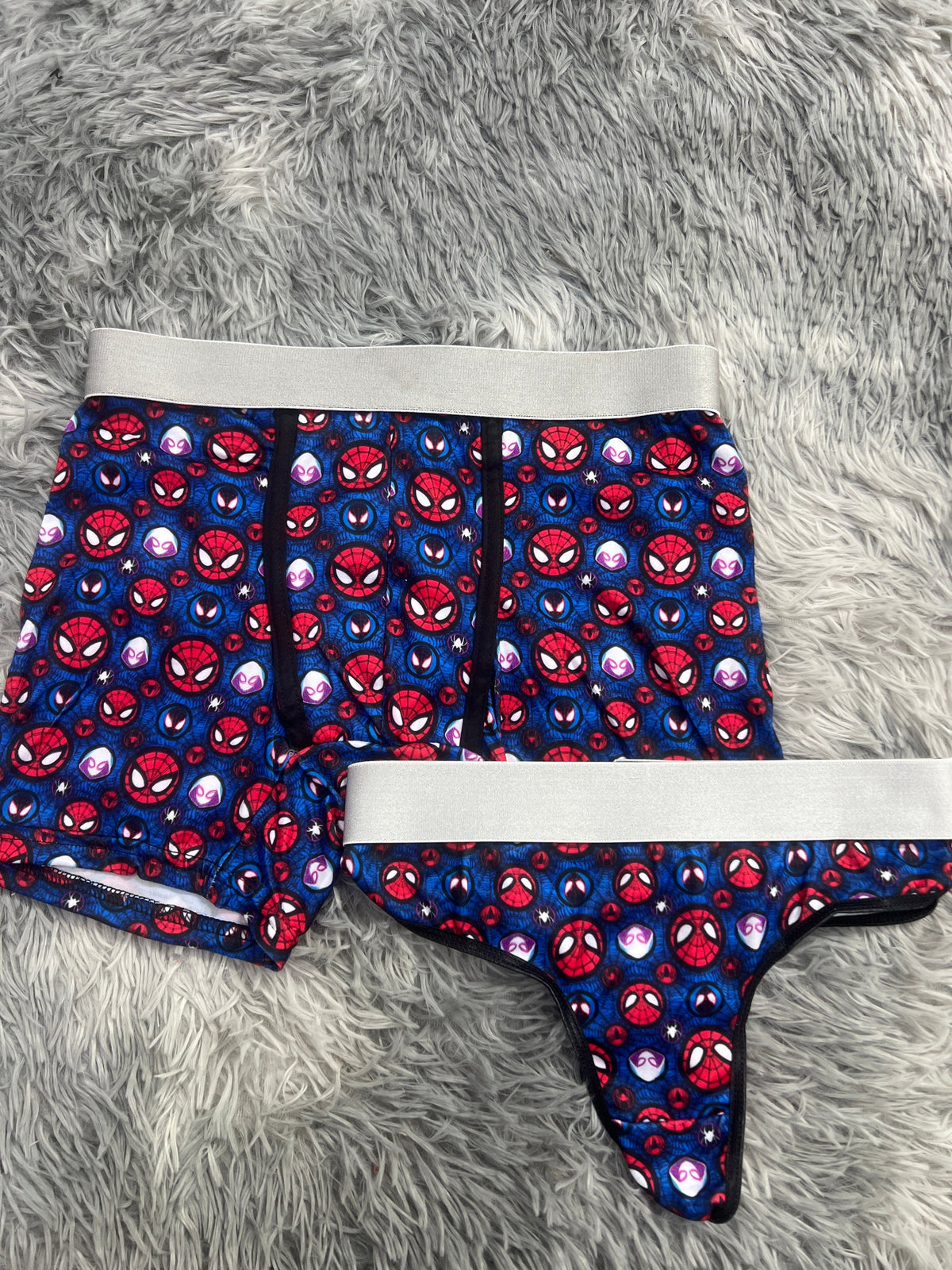 Spiderman Gwen Fondo Azul Duo XL Con Tanga