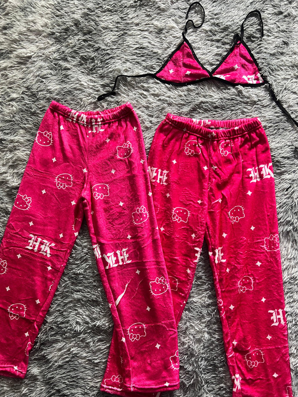 Hello Kitty rosa letras góticas duo de pijama afelpada