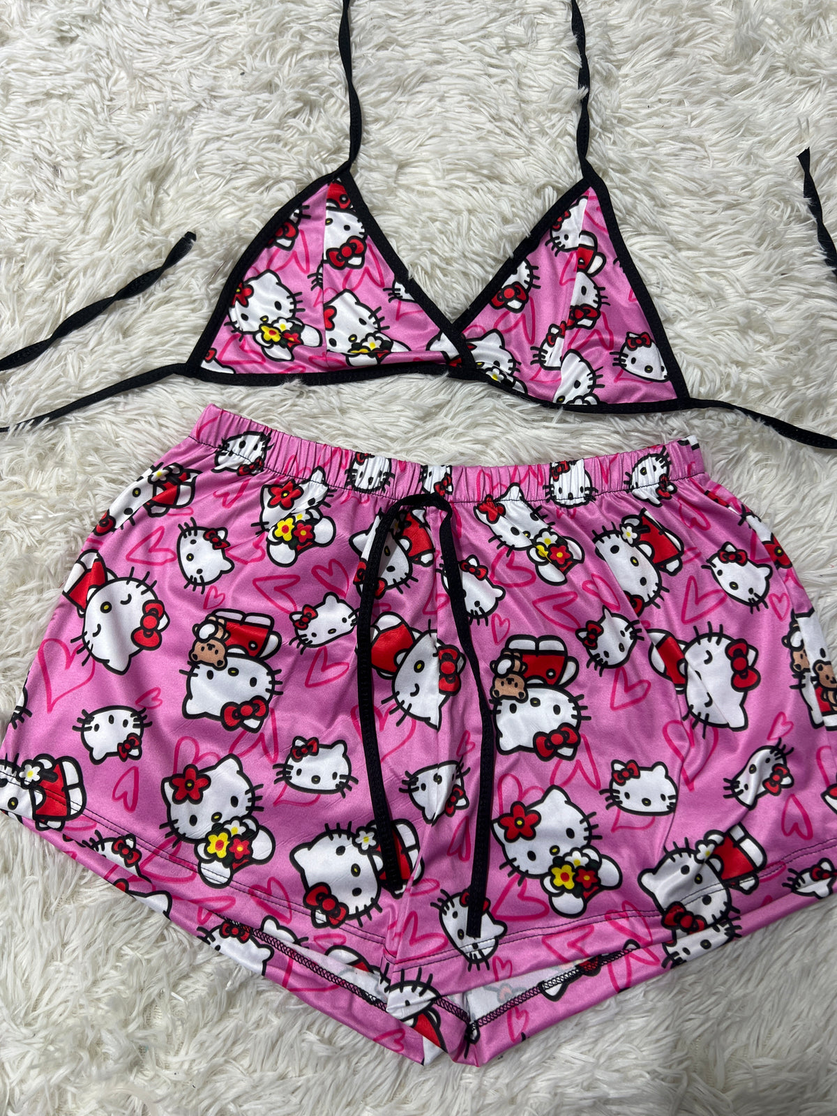 Hello Kitty Peluche Top Con Short Brush