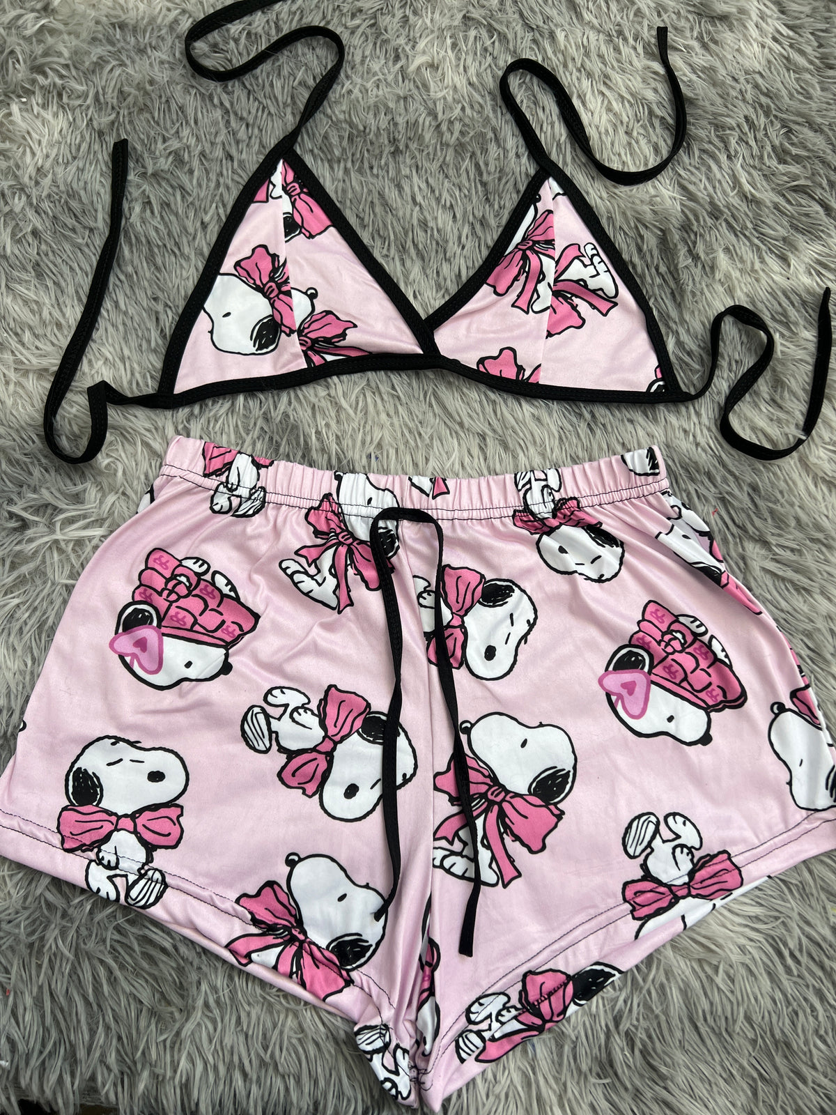Snoopy Fondo Rosa Claro Top Con Short Brush