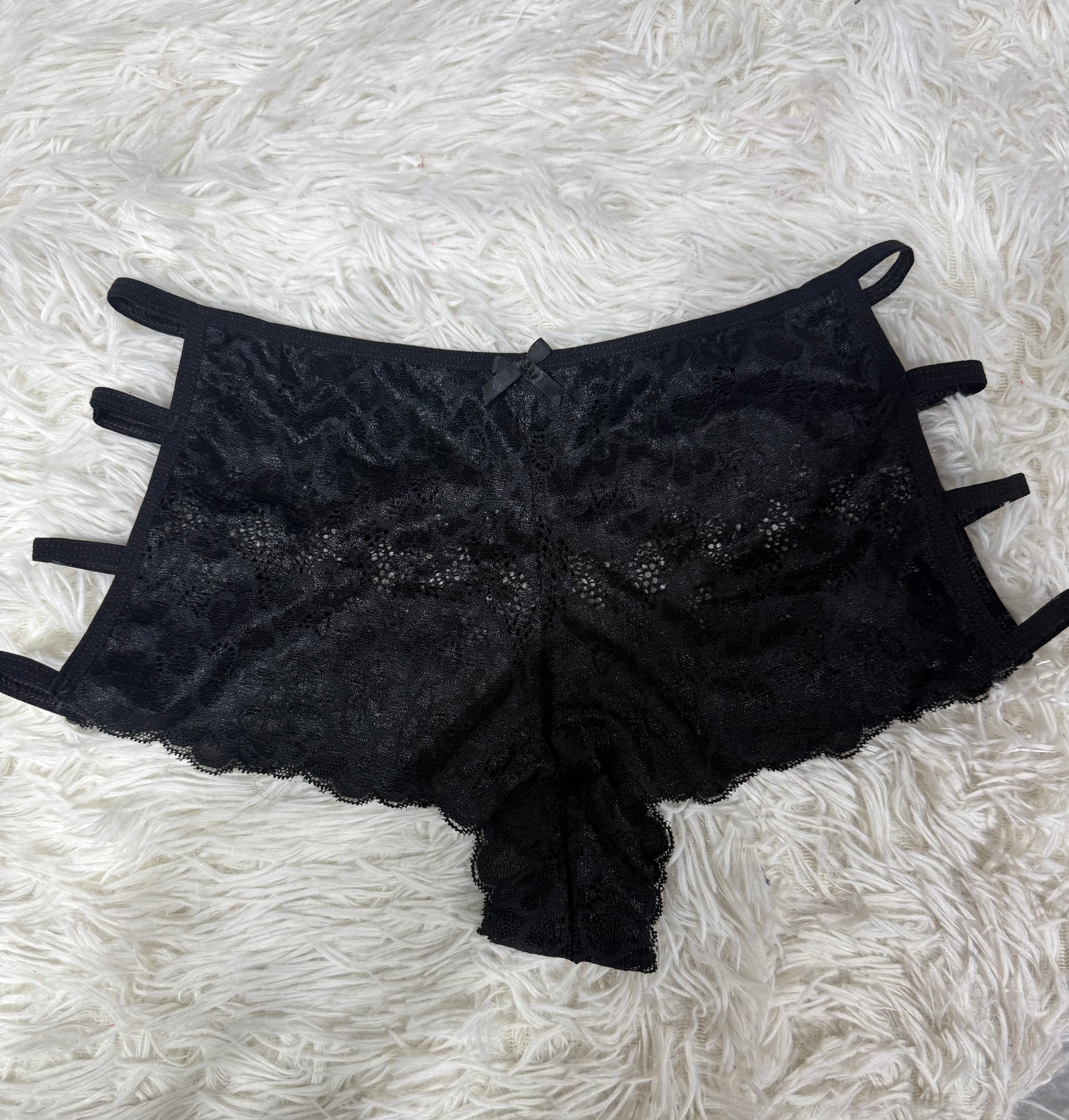 Cachetero De Dama Cuatro Líneas Negro Tanga De Dama