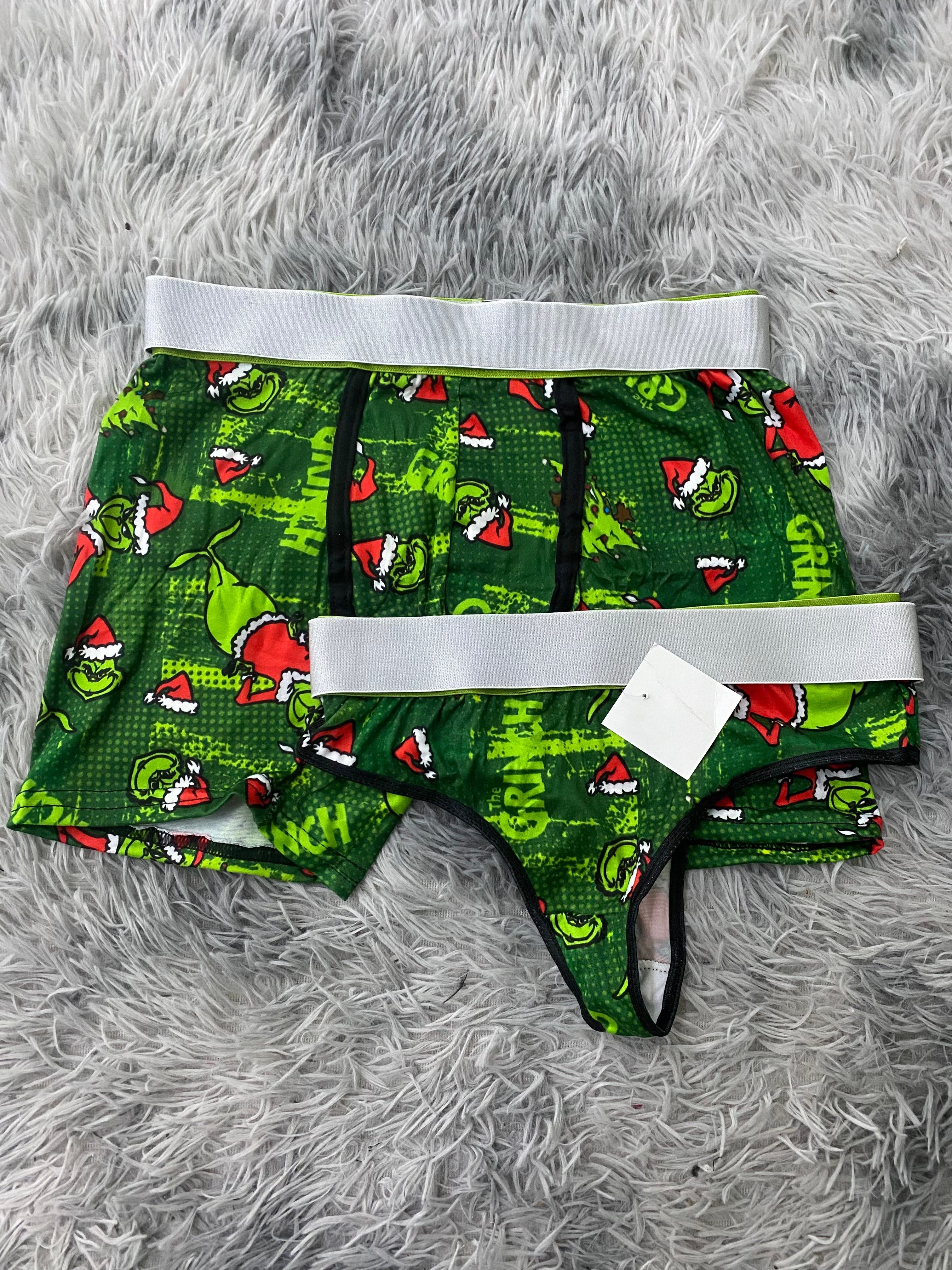 Grinch y árboles de navidad fondo verde Duo Unitalla Con Tanga