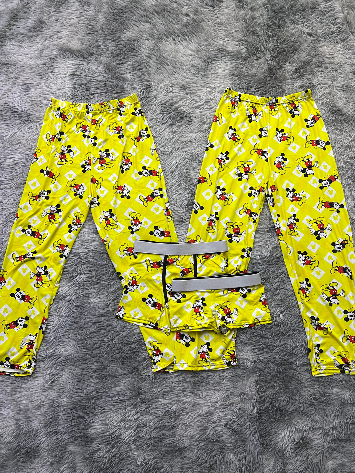 Mickey Mouse Fondo Amarillo Pijama De 5 Piezas