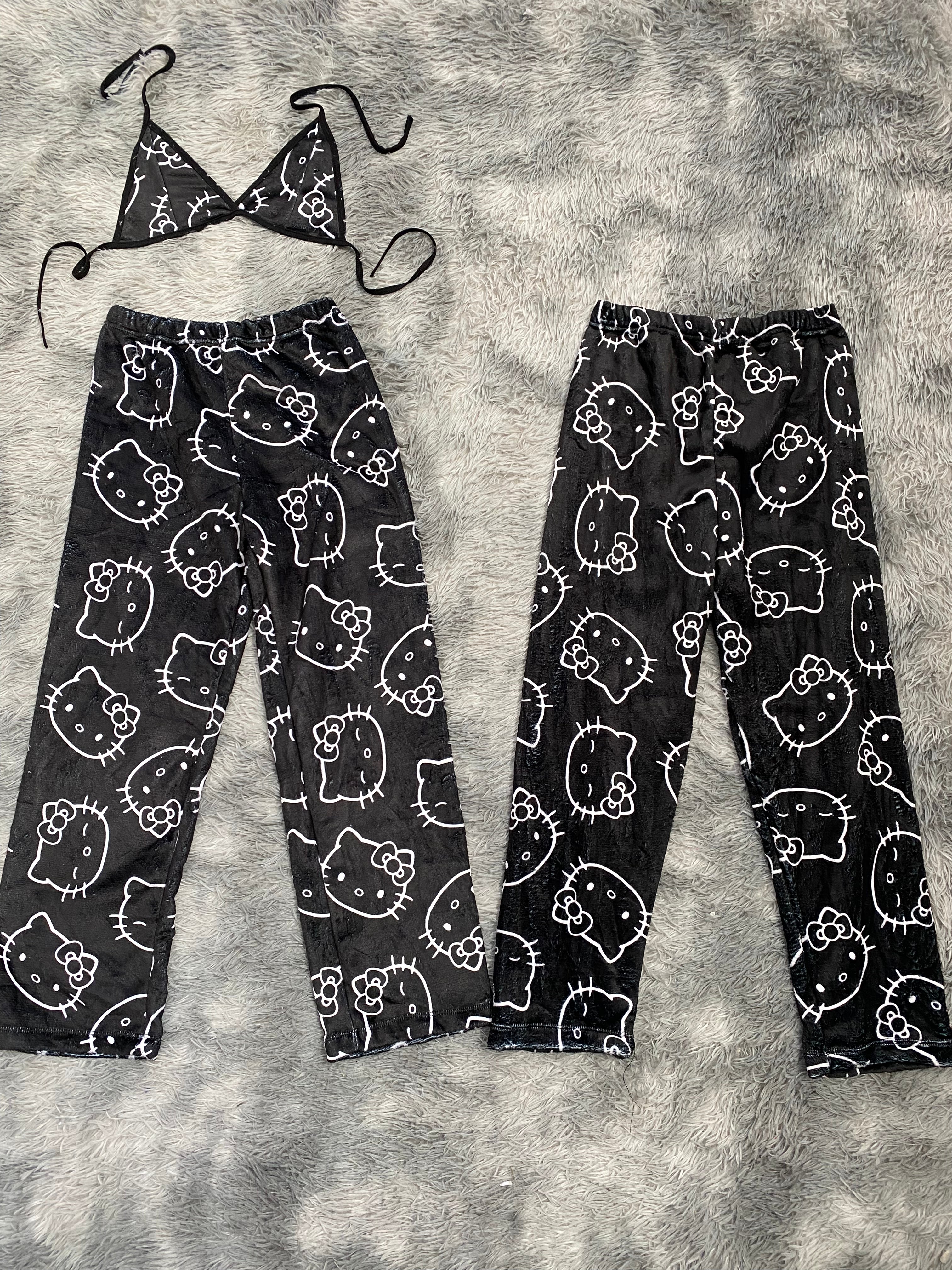 Hello Kitty Contorno Fondo Negro Duo De Pijama Afelpada