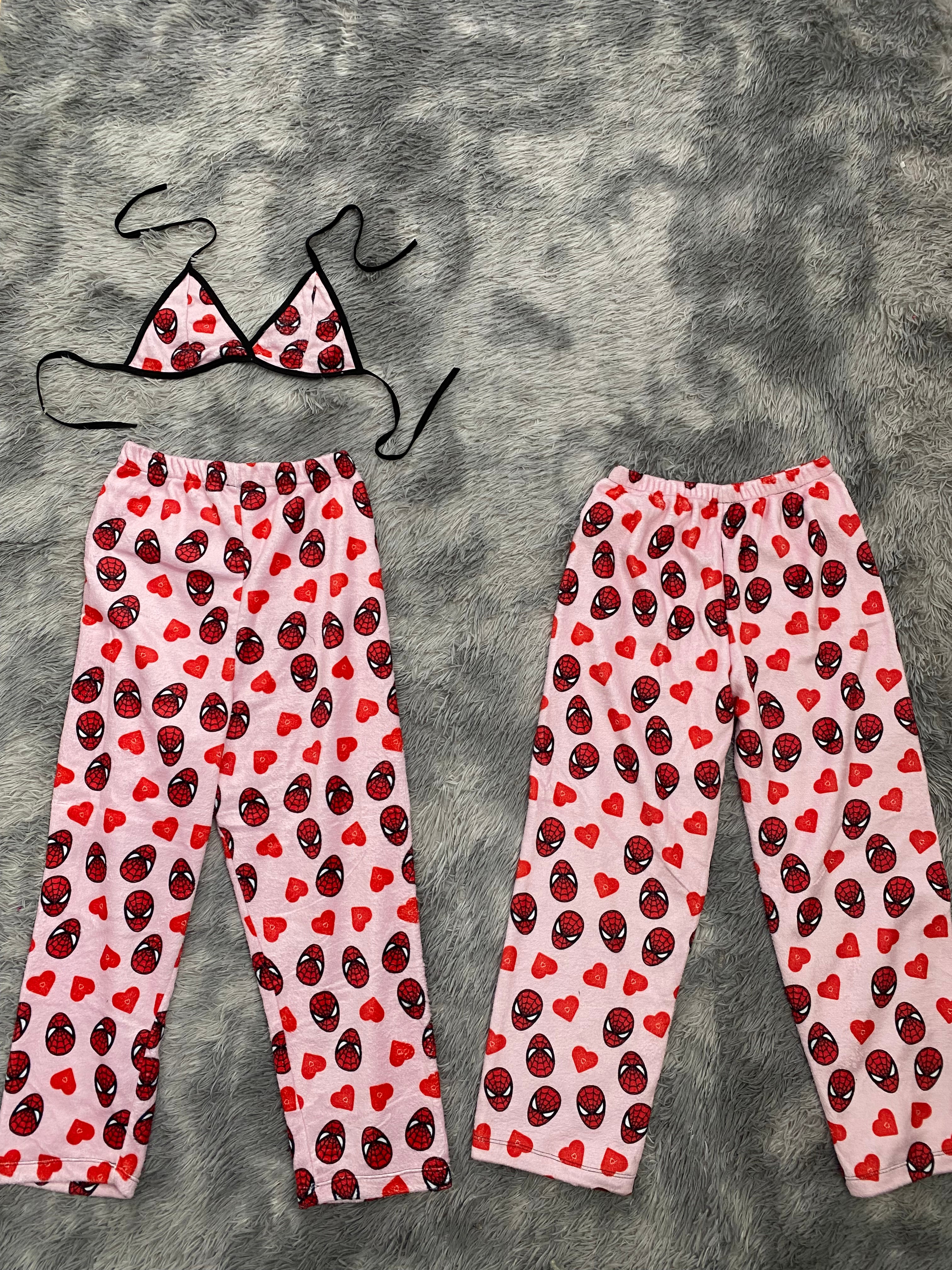 Spiderman Corazones Fondo Rosa Duo De Pijama Afelpada