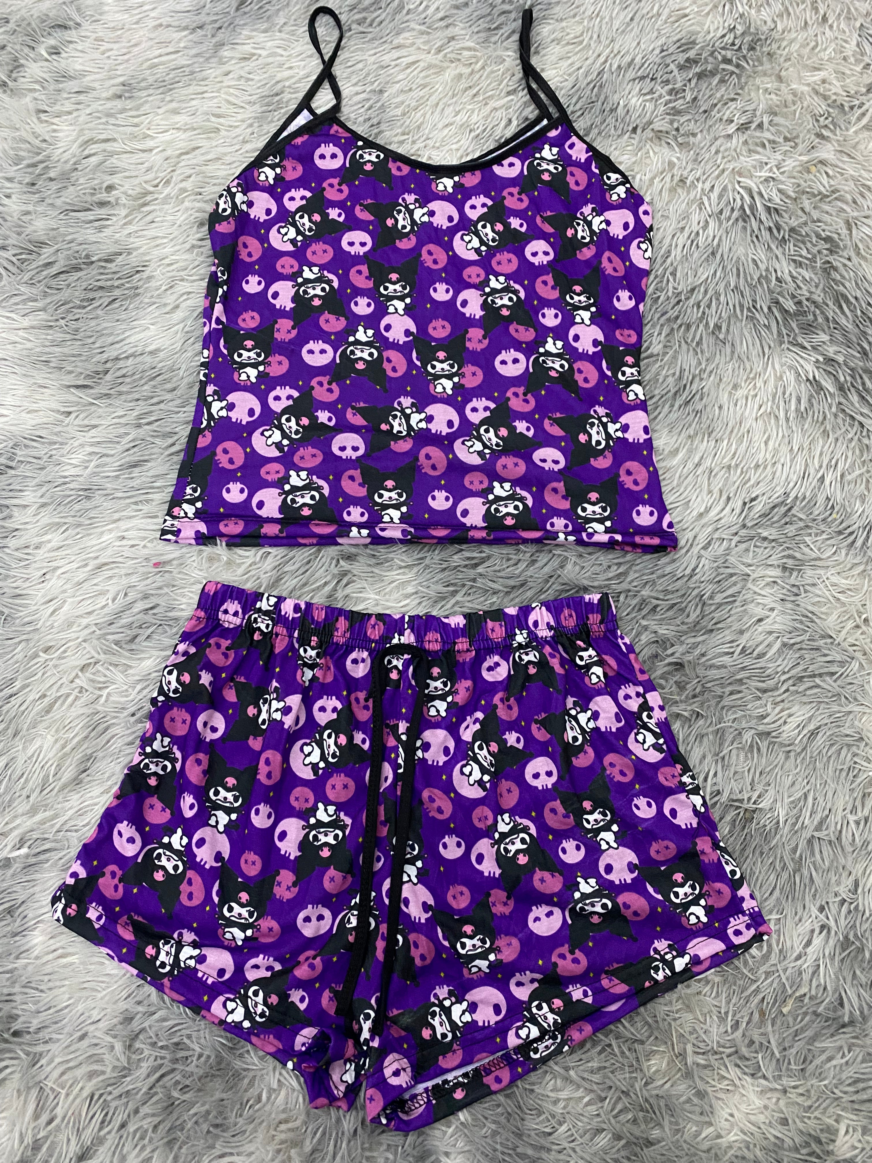 Kuromi Y Calaveras Fondo Morado Blusa Con Short