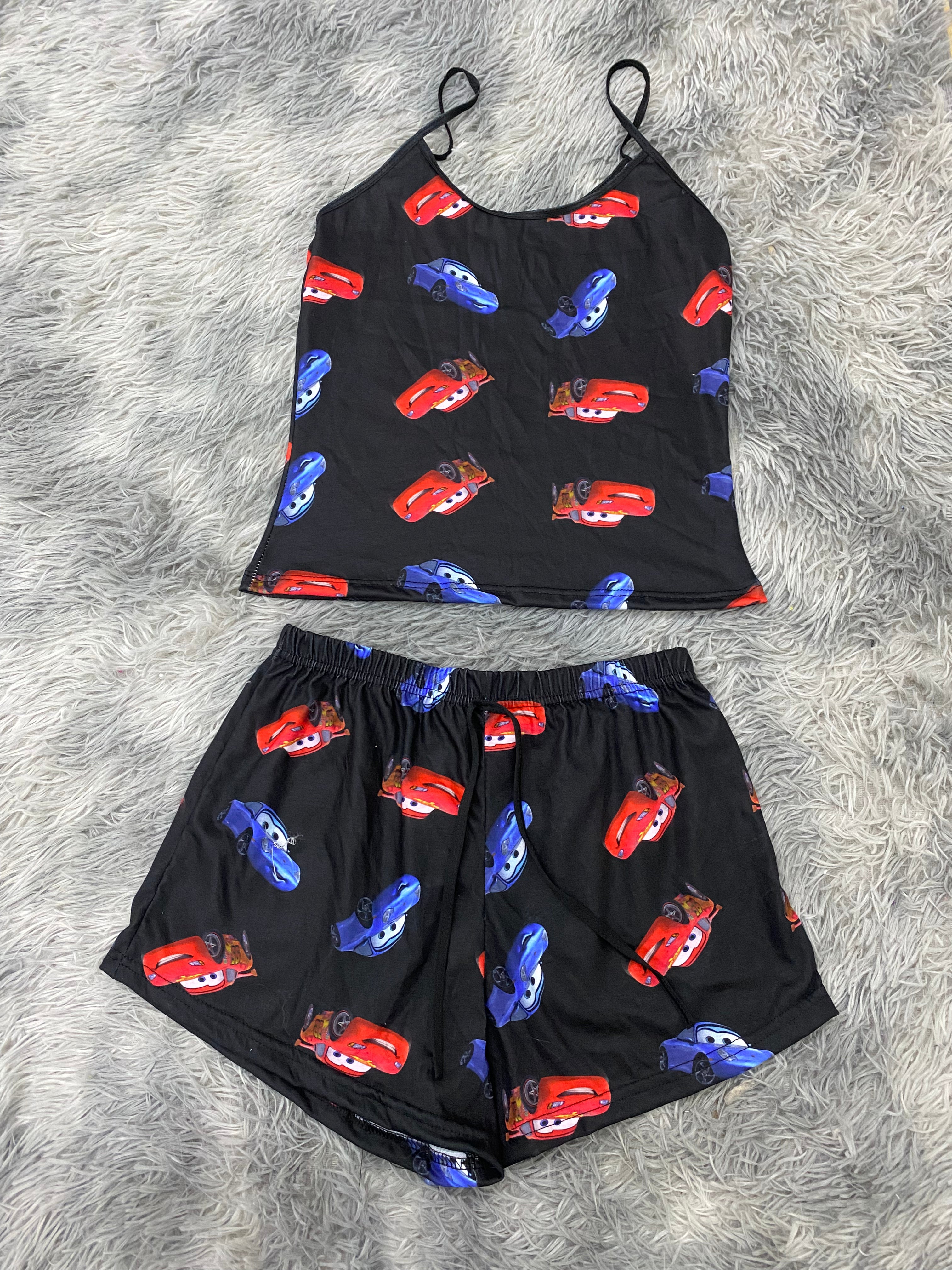 Cars Fondo Negro Blusa Con Short
