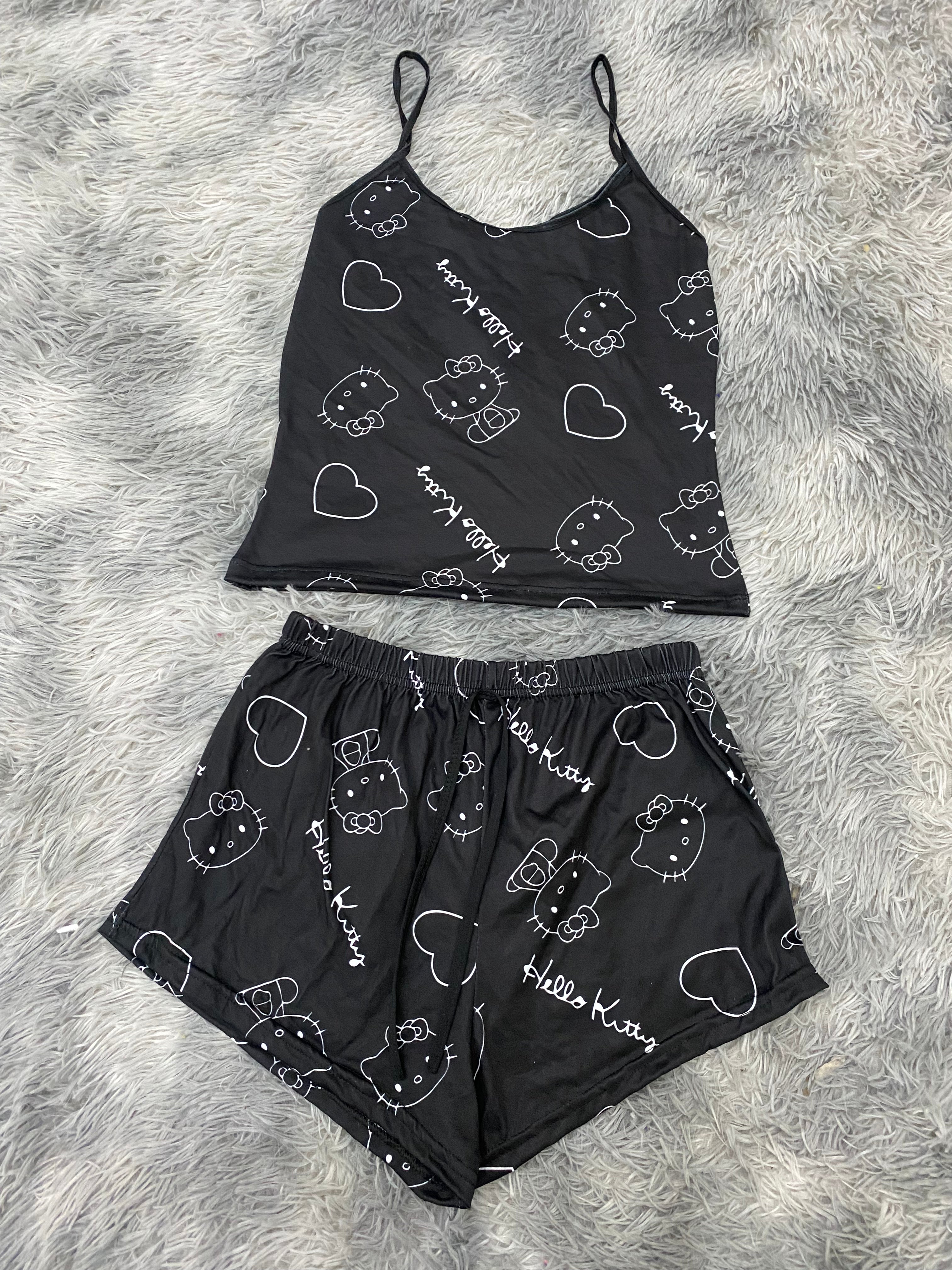 Hello Kitty Letras Blancas Fondo Negro Blusa Con Short