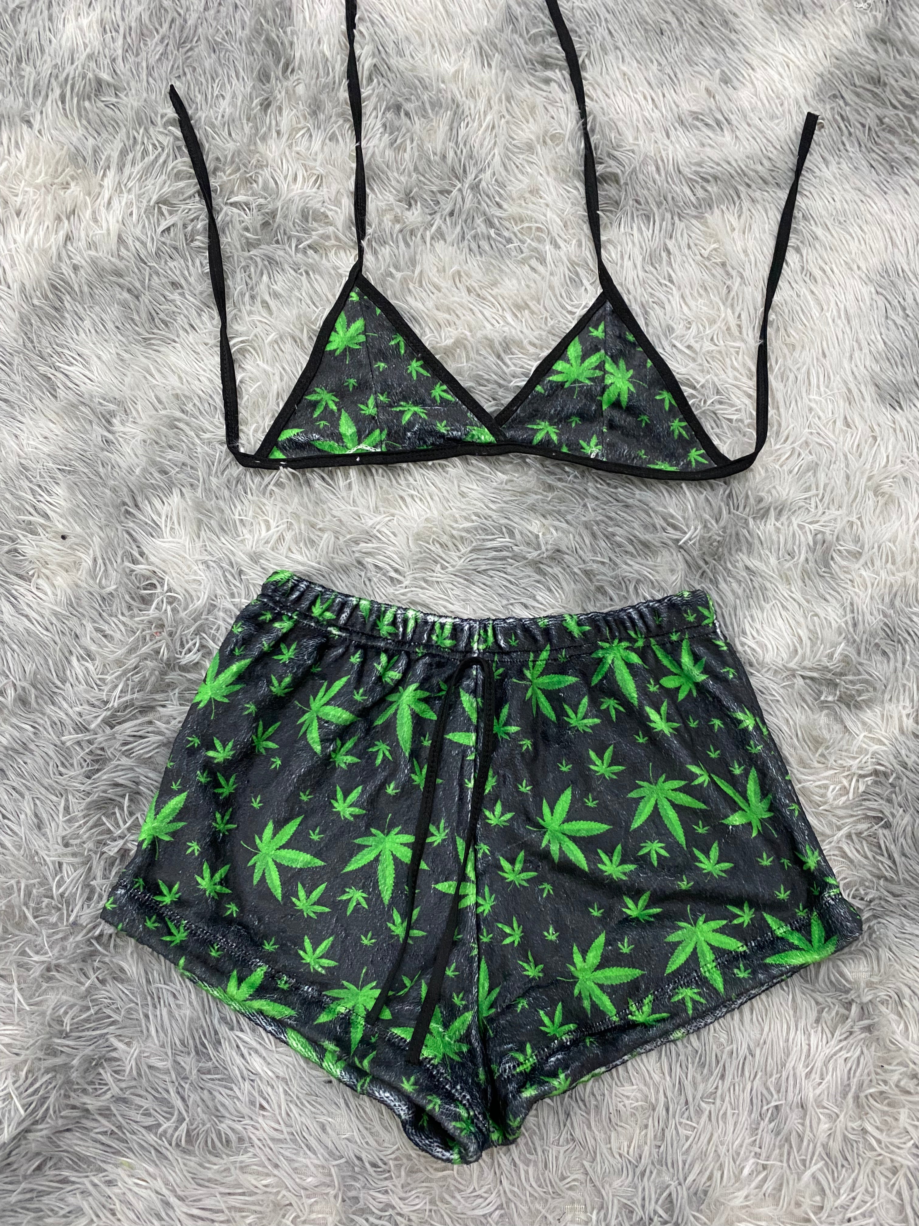 Hierba Fondo Negro Top Con Short Afelpado
