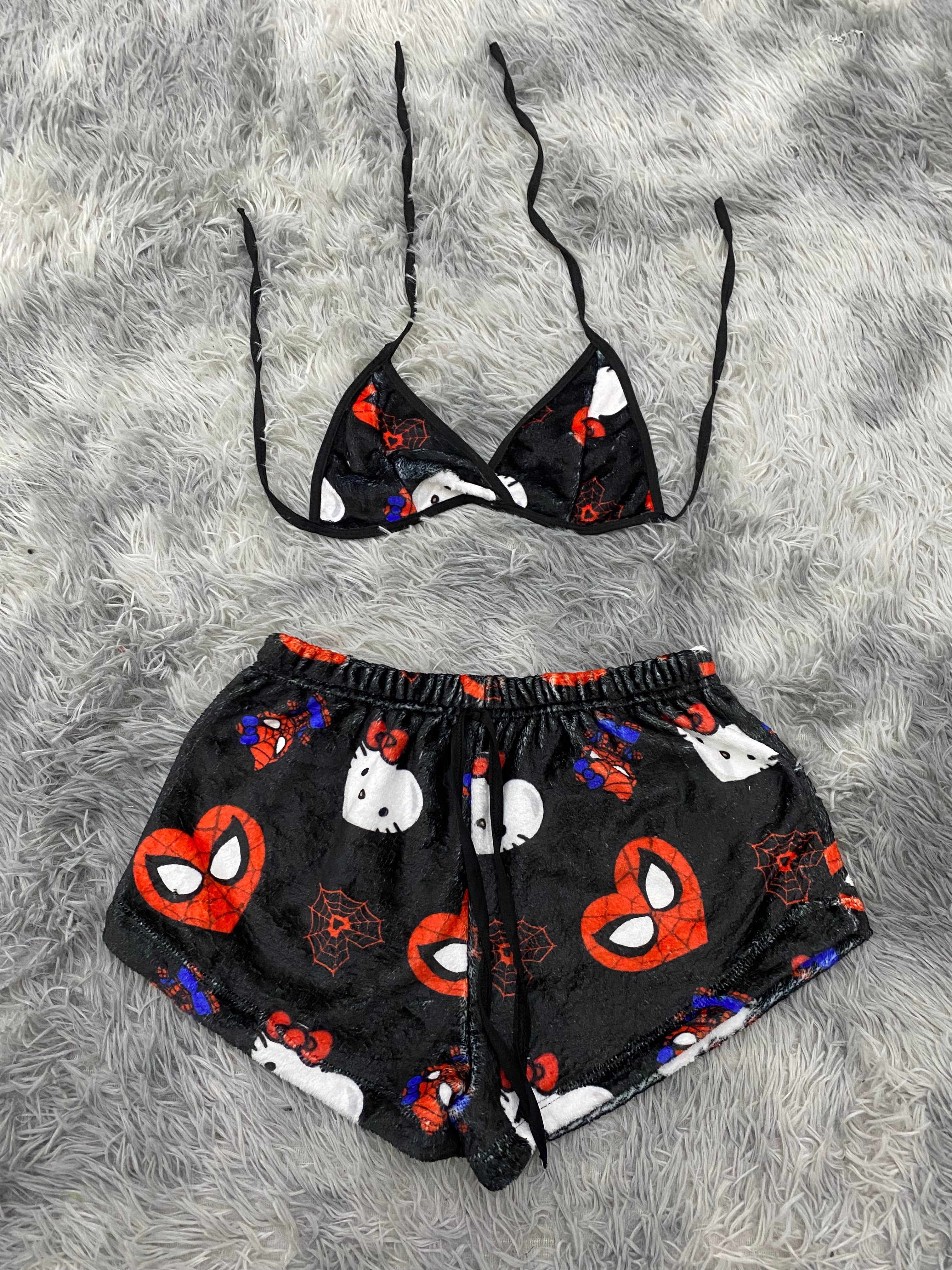 Spider Kitty Fondo Negro Top Con Short Afelpado
