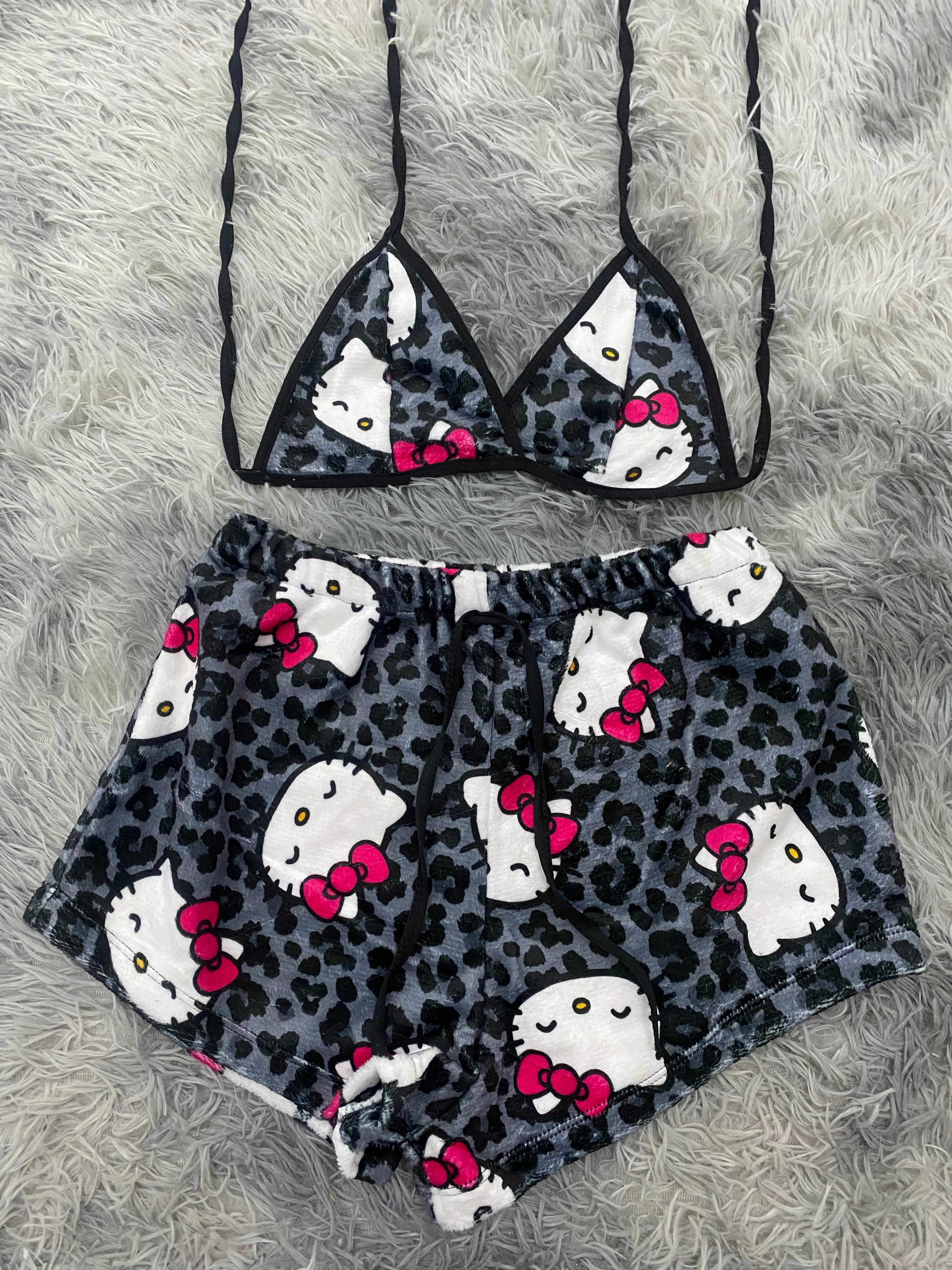 Hello Kitty Animal Print Gris Top Con Short Afelpado
