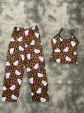 Hello Kitty Animal Print Café Blusa Con Pantalón