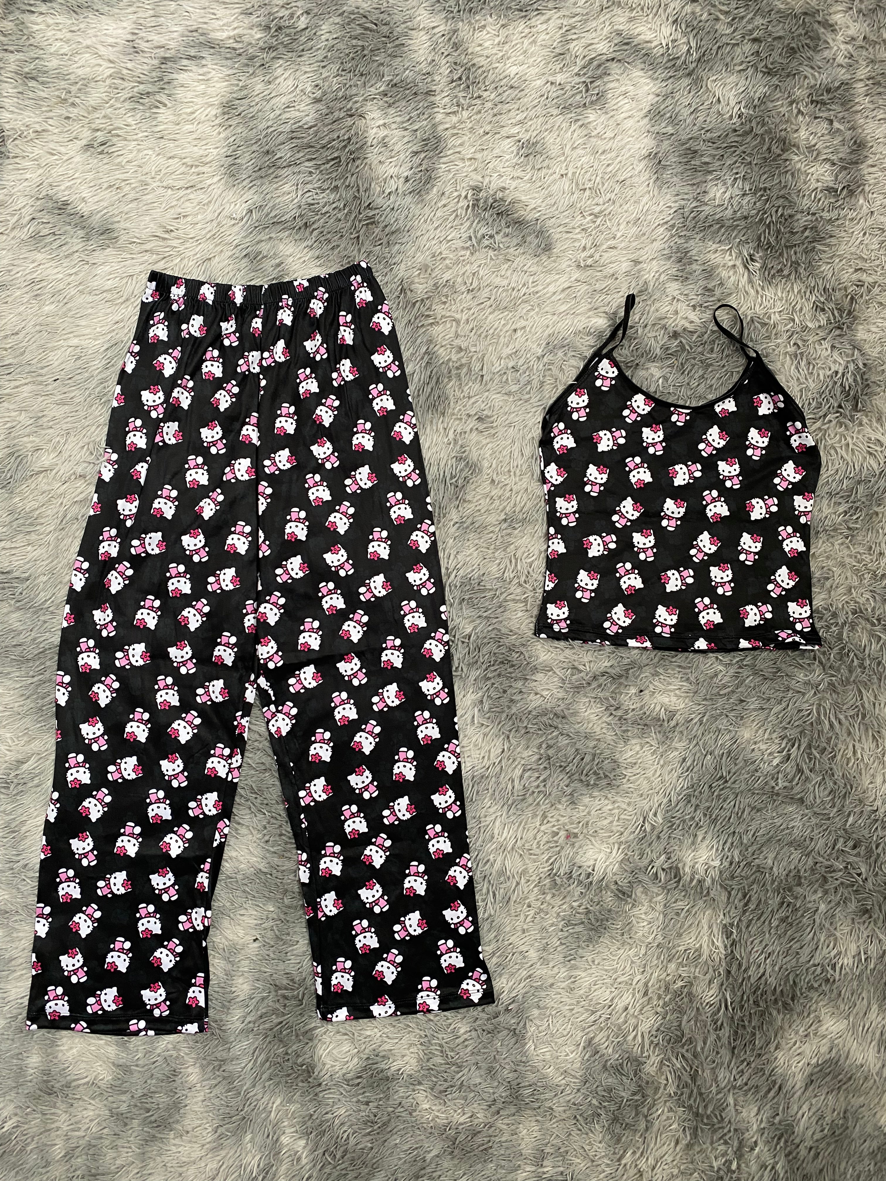 Hello Kitty Fondo Negro Blusa Con Pantalón