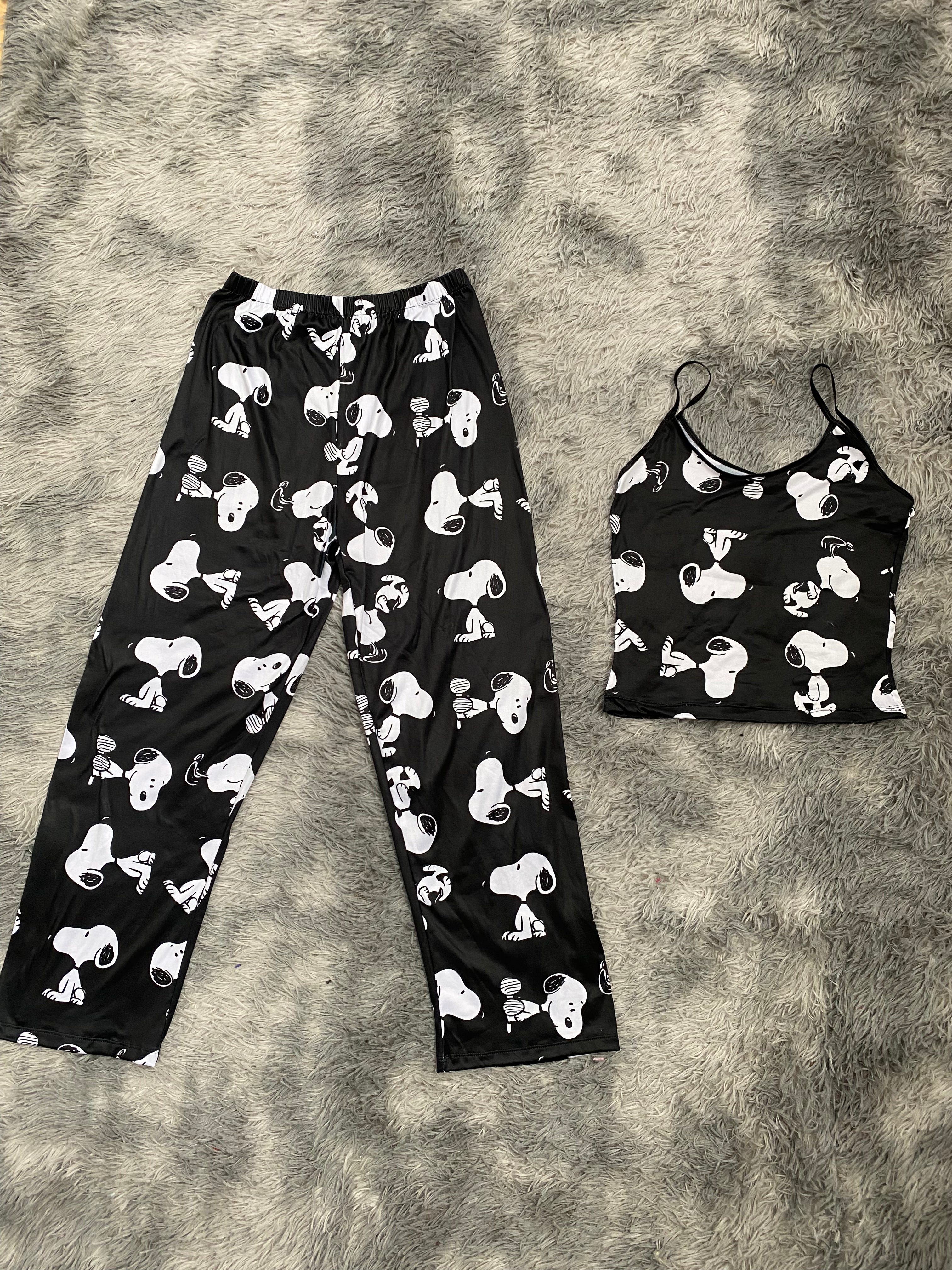 Snoopy Fondo Negro Blusa Con Pantalón