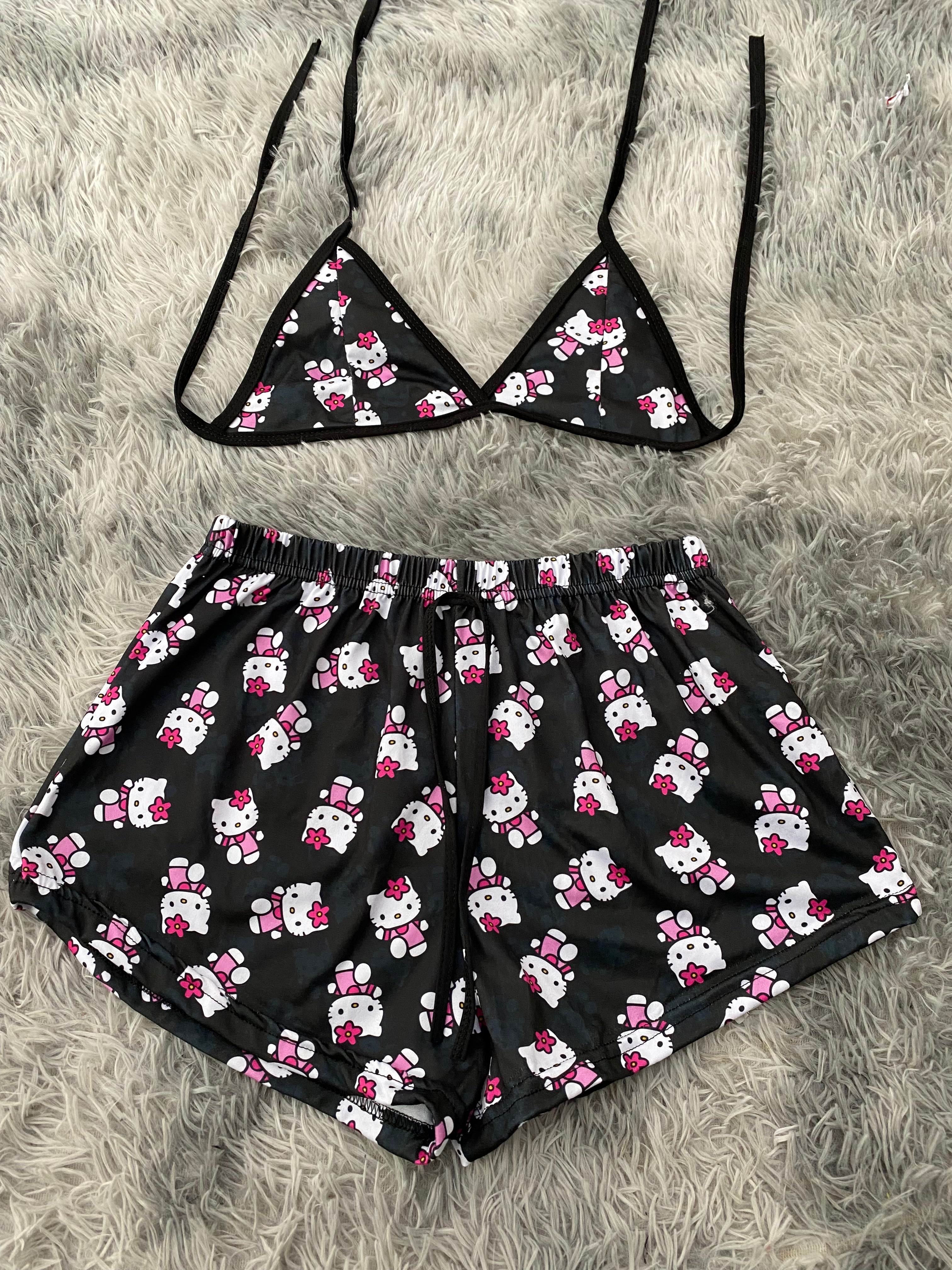 Hello Kitty Fondo Negro Y Sombra Top Con Short Brush