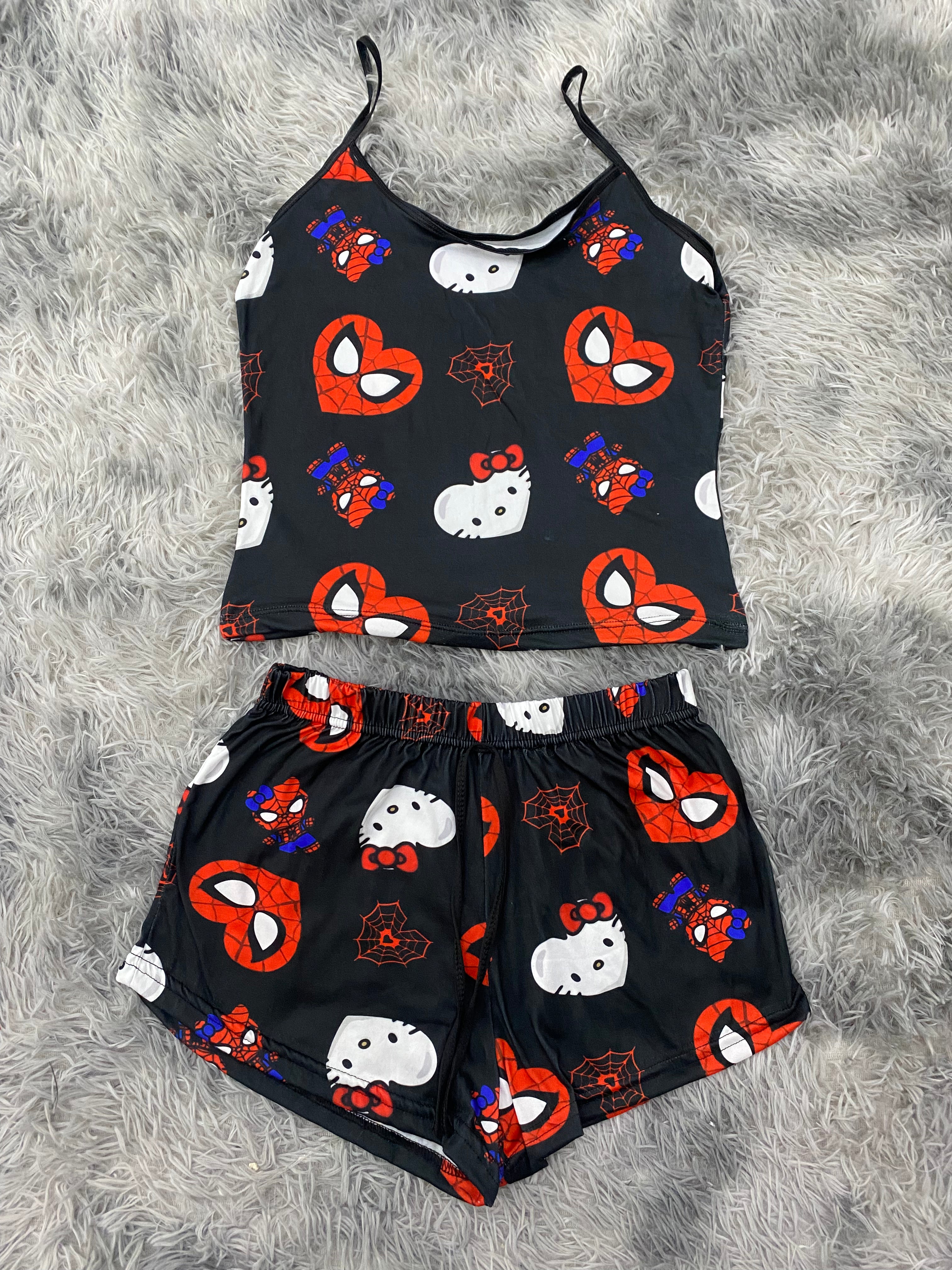 Spider Kitty Corazones Fondo Negro Blusa Con Short