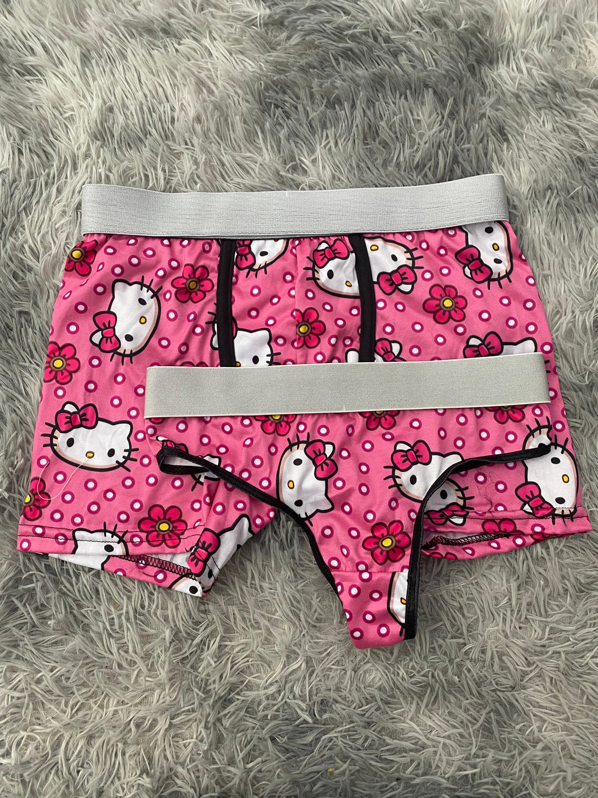 Hello Kitty Puntos Blancos Fondo Rosa Duo XL Con Tanga
