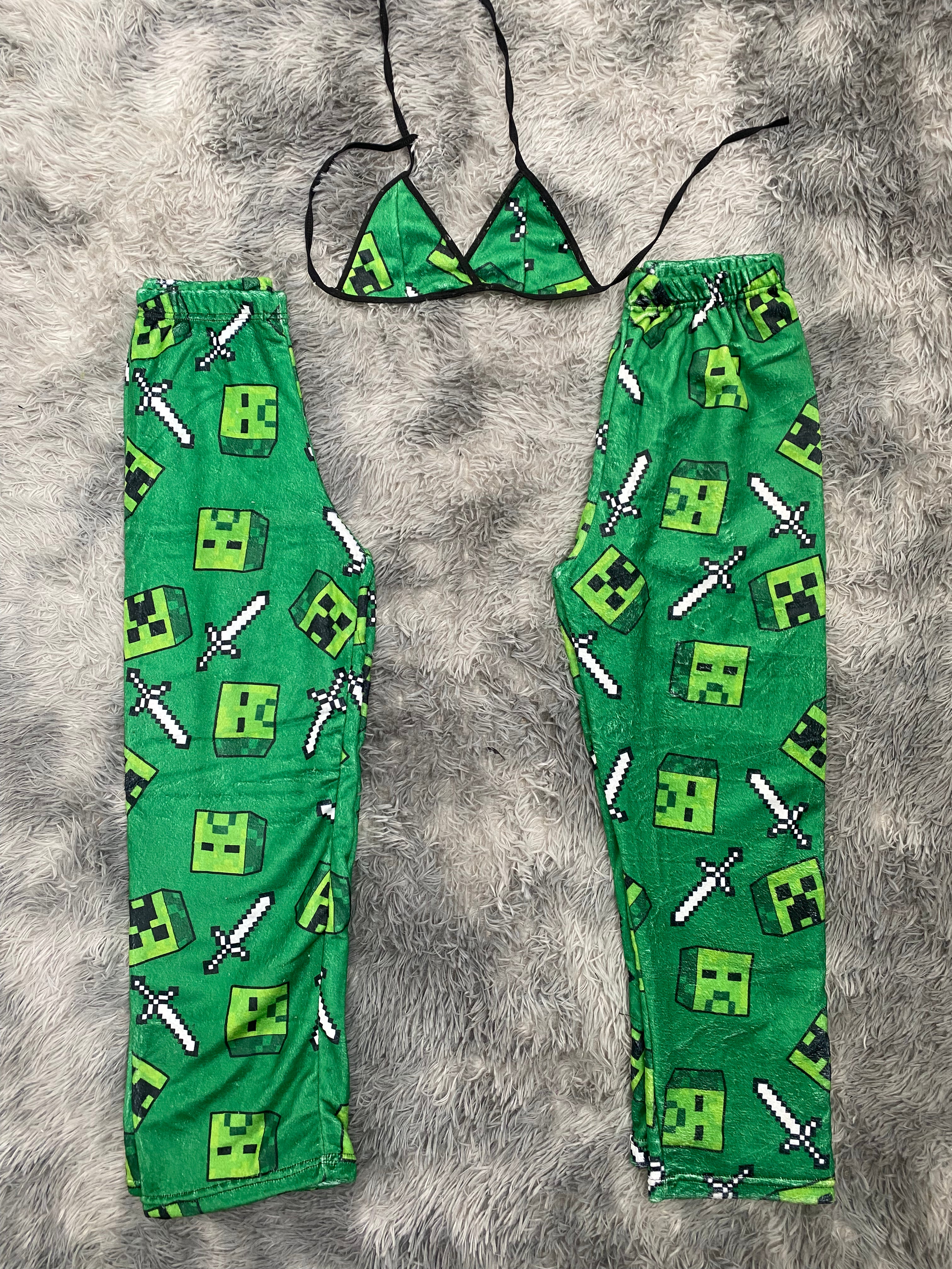 Minecraft Espadas Fondo Verde Duo De Pijama Afelpada