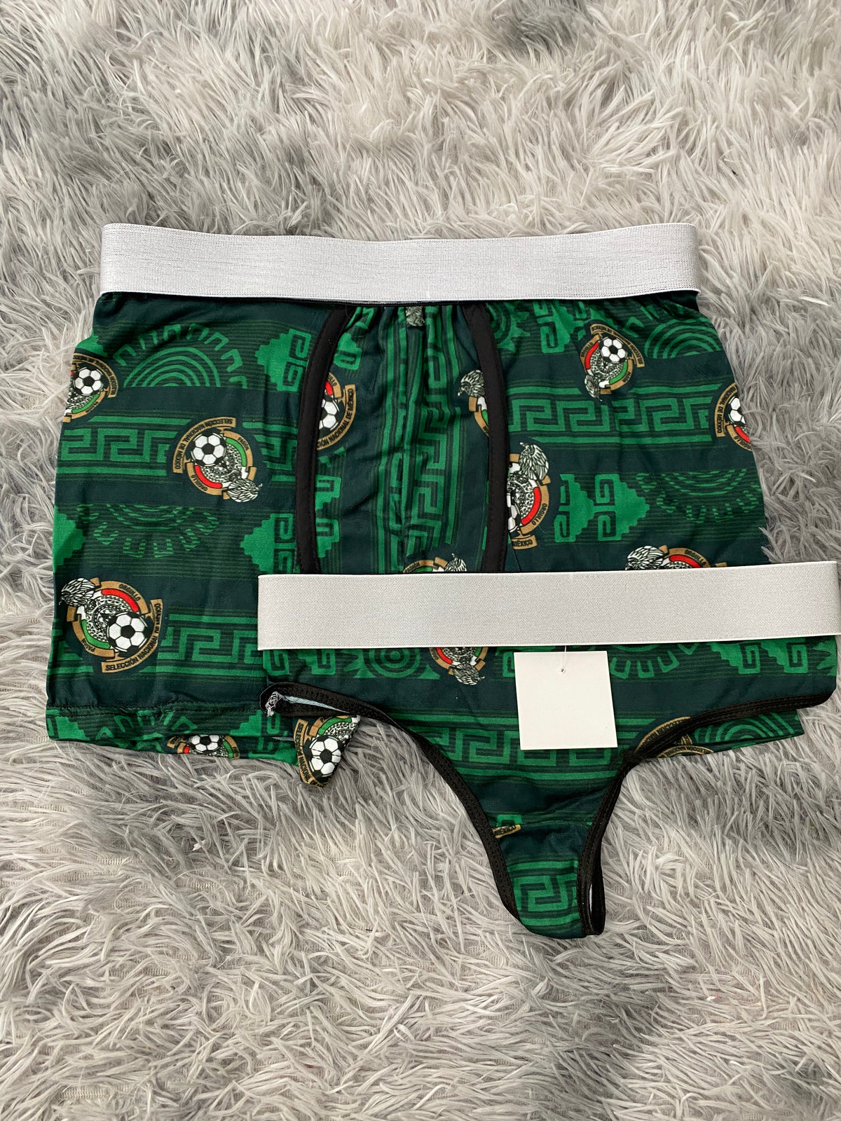 Selección Fondo Verde Duo XL Con Tanga