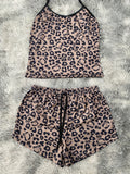 Hello Kitty Animal Print Café Blusa Con Short
