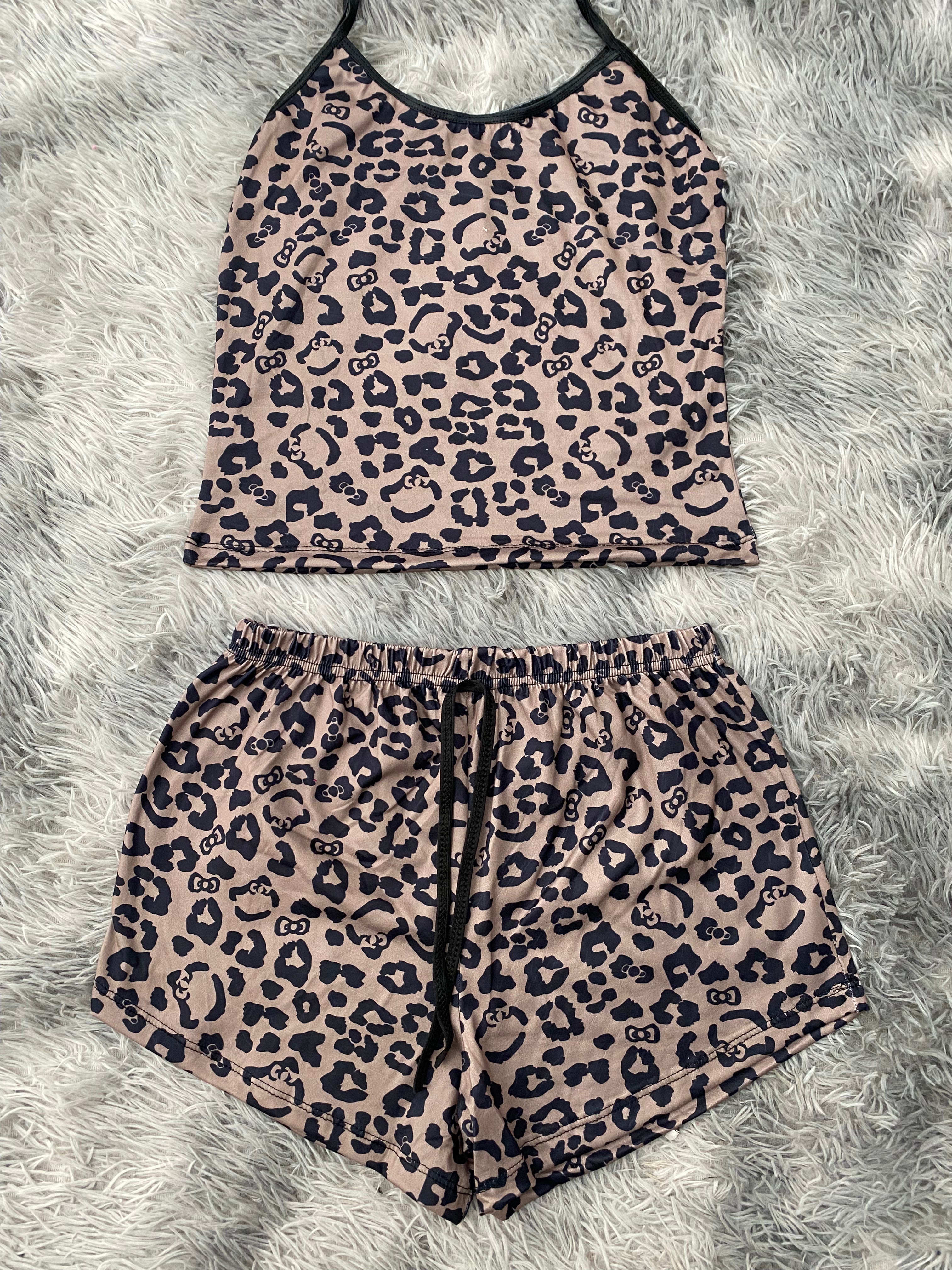 Hello Kitty Animal Print Café Blusa Con Short