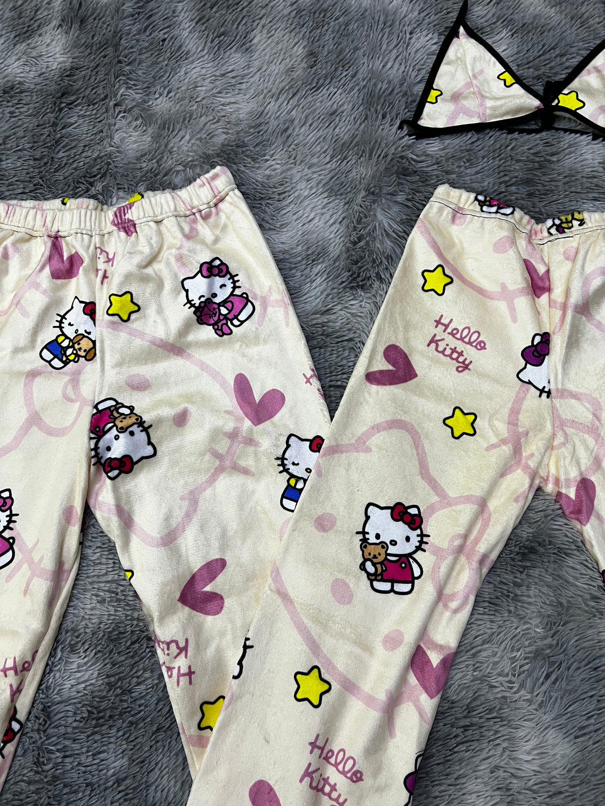 Hello Kitty Amarillo Duo De Pijama Afelpada