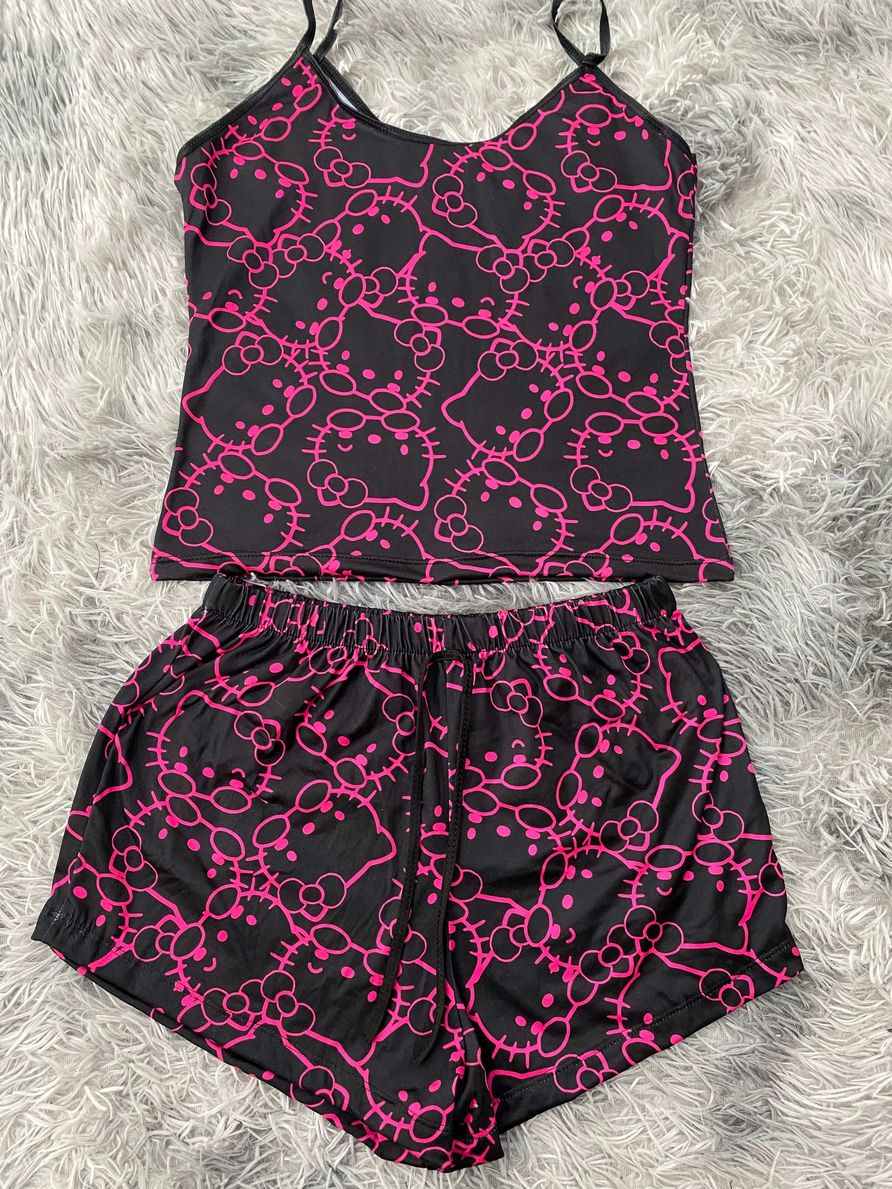 Hello Kitty Caras Rosa Fondo Negro Blusa Con Short