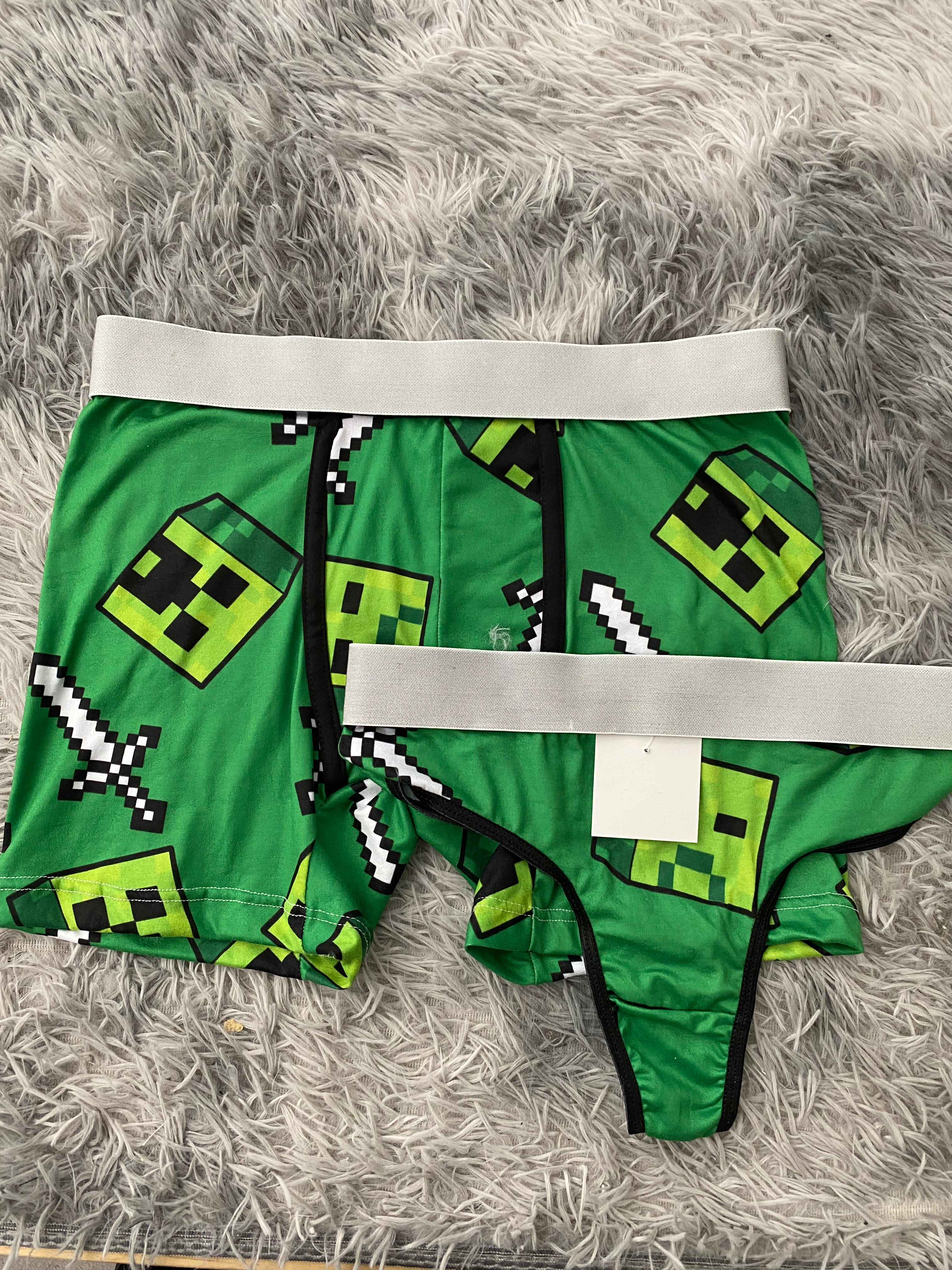 Creeper espadas fondo verde Duo Unitalla Con Tanga