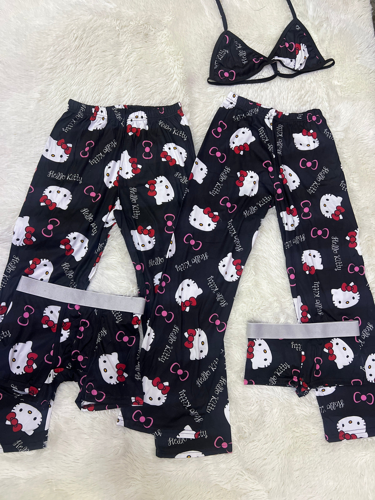 Hello Kitty Letras Fondo Negro Pijama De 5 Piezas