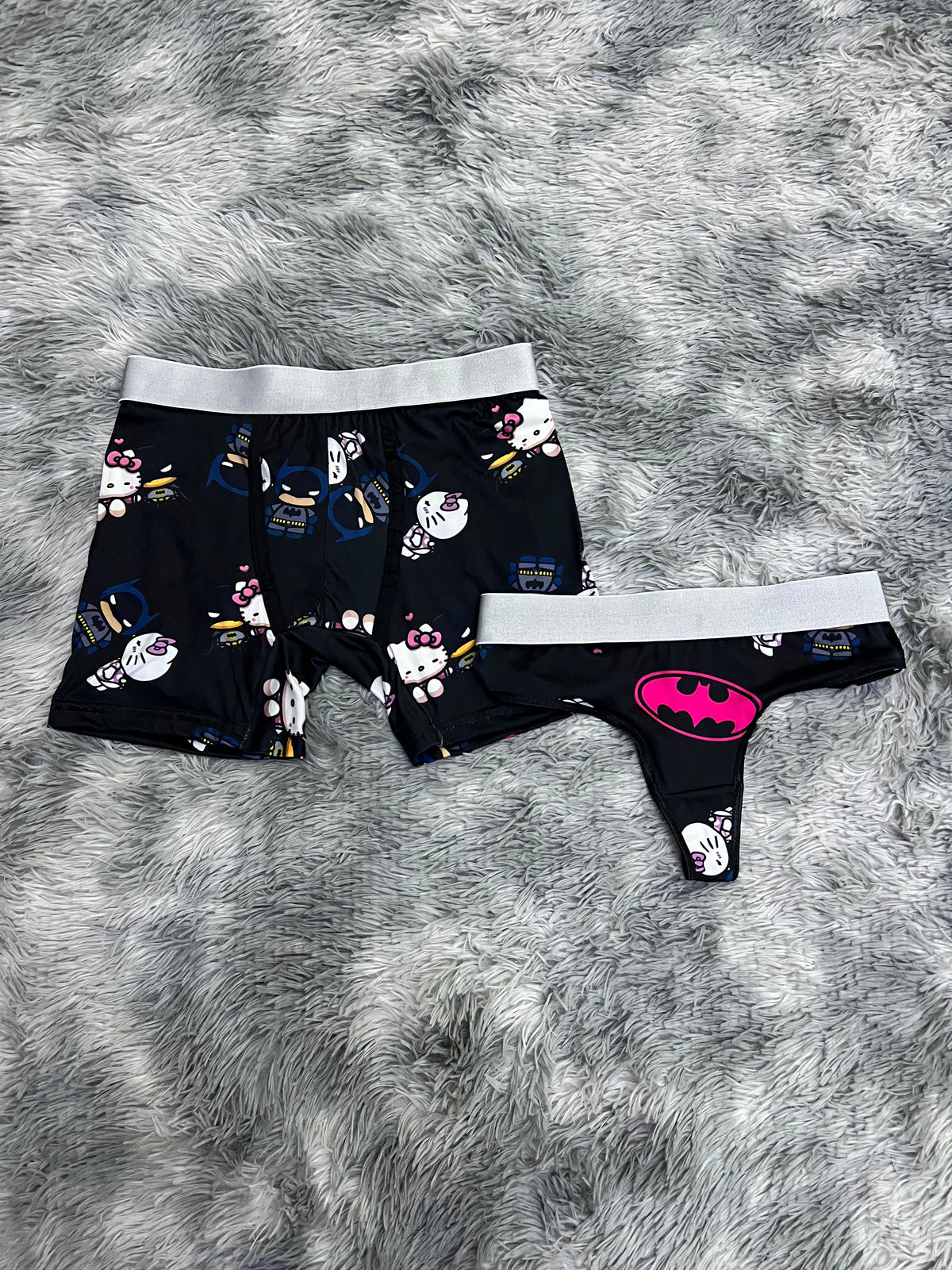 Hello Kitty Y Batman Negro Duo XL Con Tanga